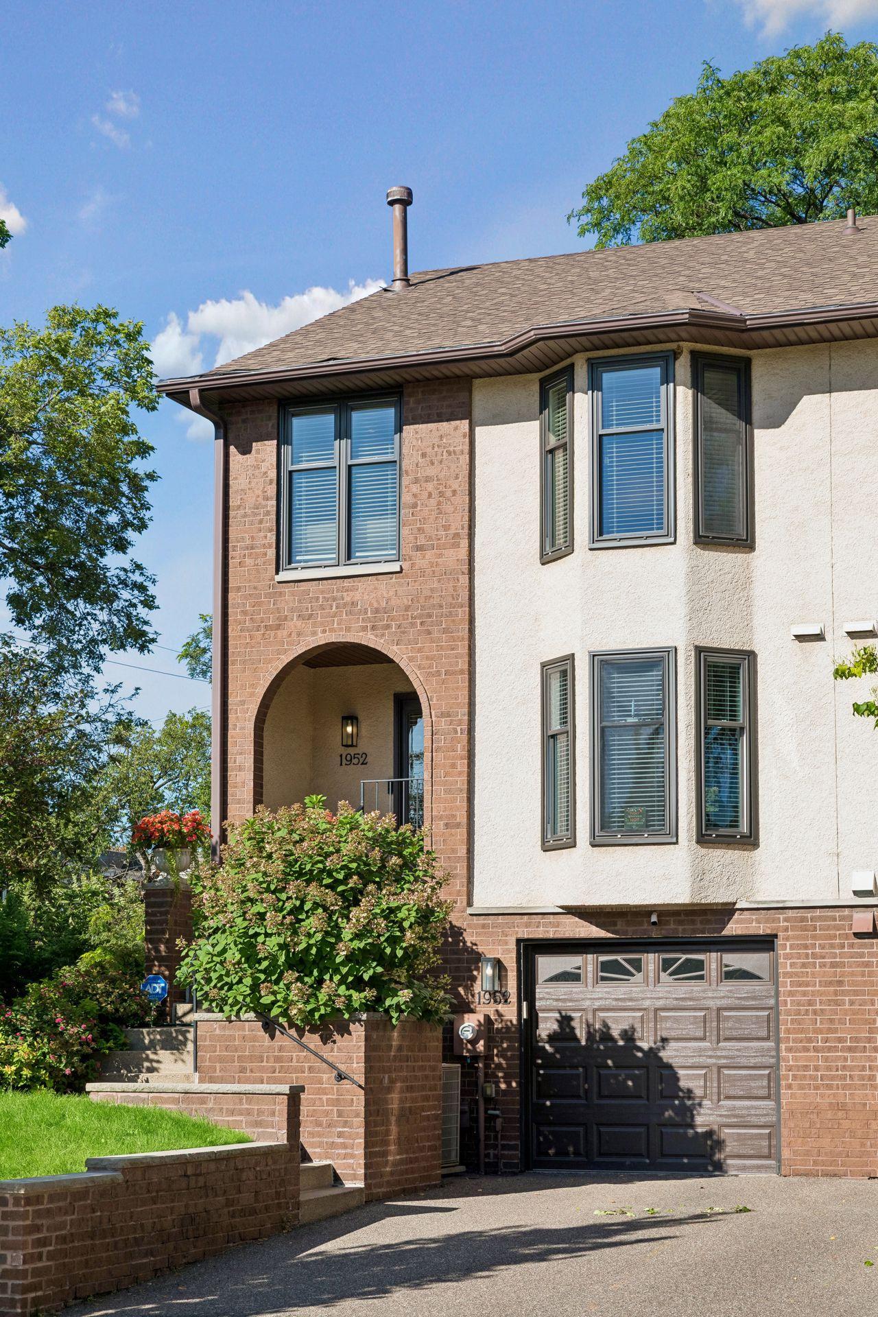 View of Residential at 1952 Dupont Avenue, Minneapolis MN 55403, Minneapolis (2 of 34) - Mike Wilen | Minnesota Team Real Estate