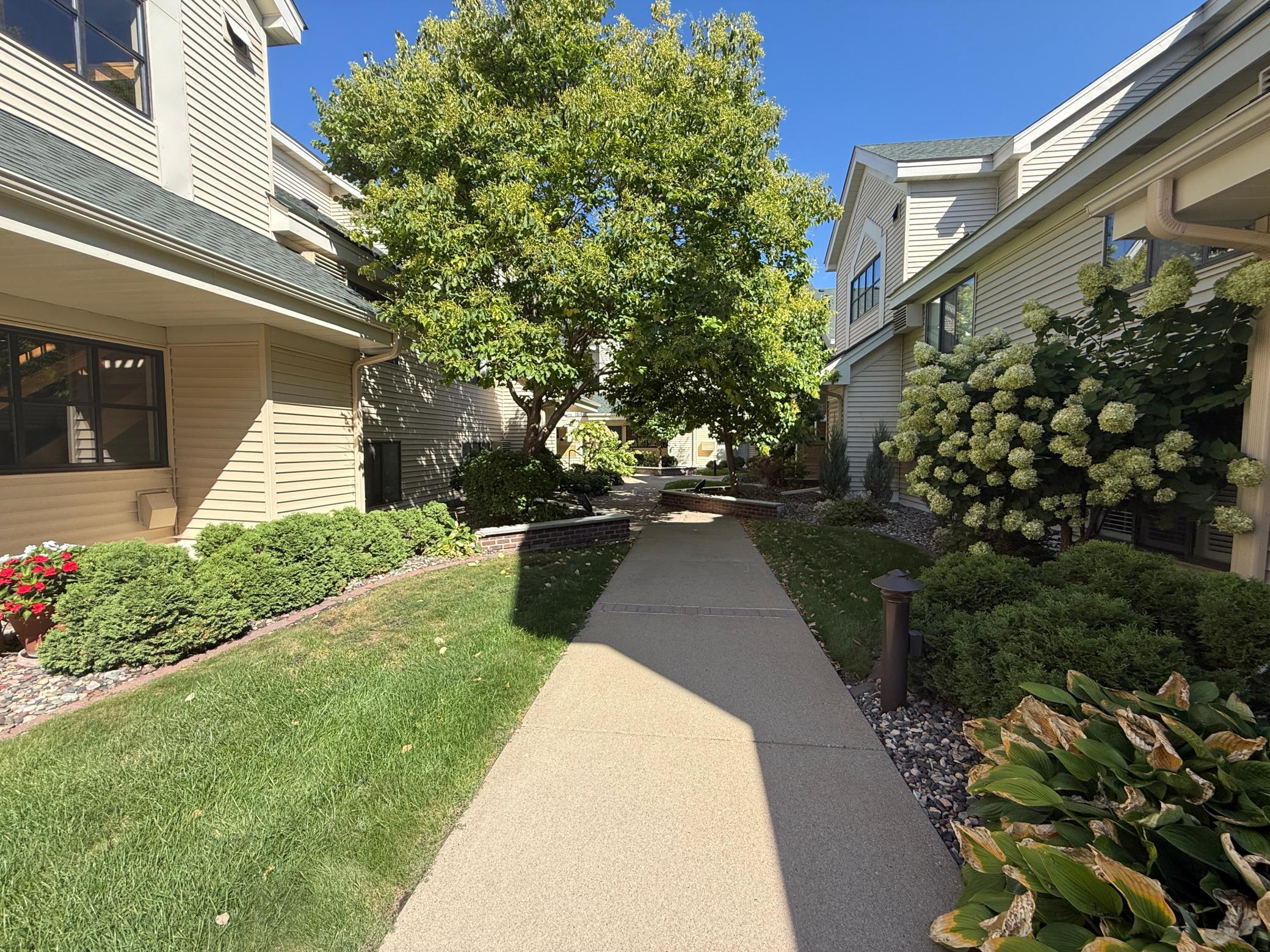 View of Residential at 7601 Edinborough Way #6308, Edina MN 55435, Edina (22 of 32) - Mike Wilen | Minnesota Team Real Estate