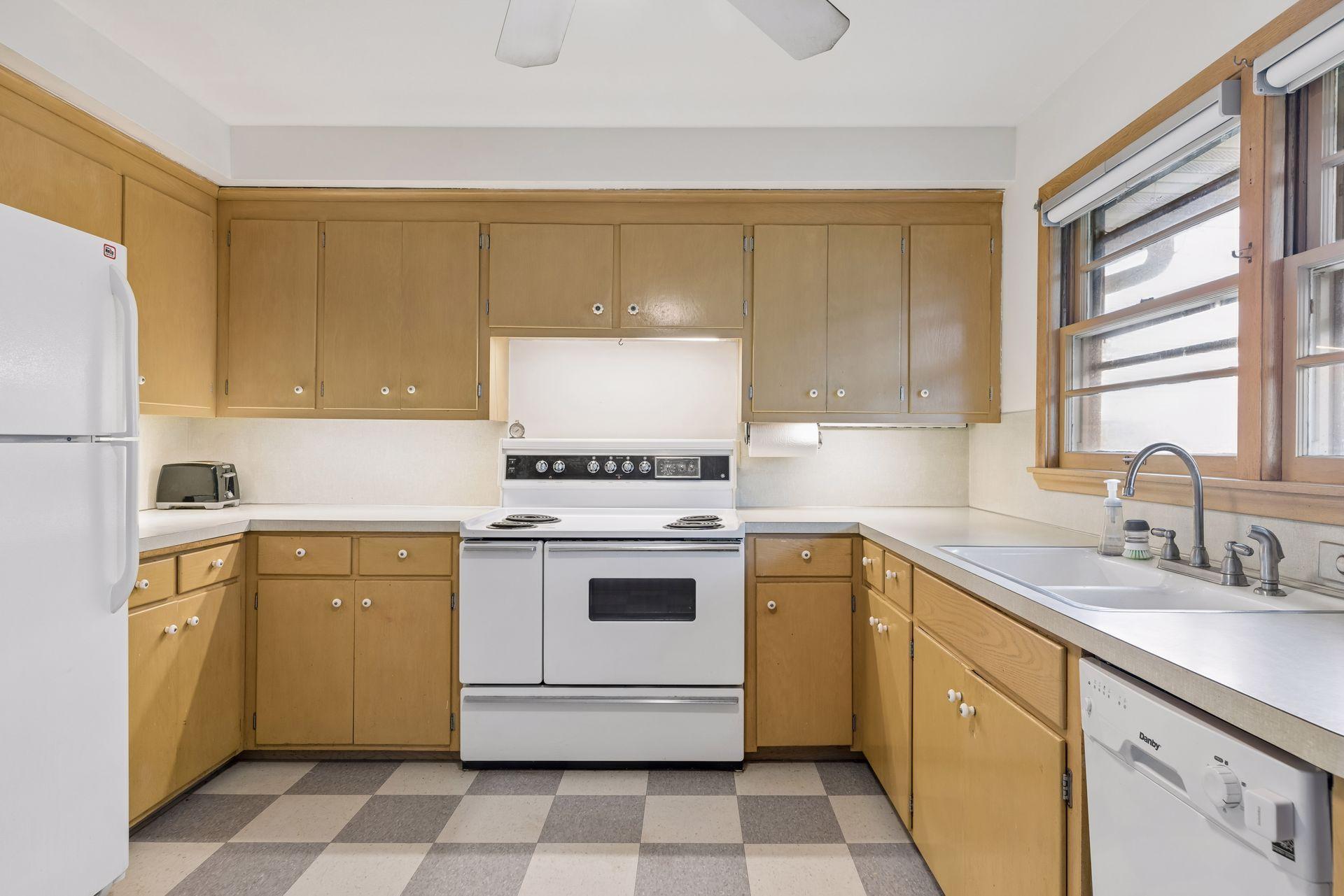 View of Residential at 6032 Logan Avenue, Minneapolis MN 55419, Minneapolis (6 of 23) - Mike Wilen | Minnesota Team Real Estate
