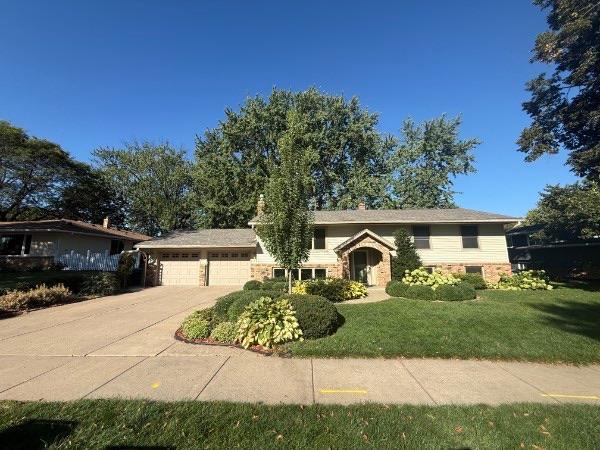 View of Single Family at 2749 Hilltop Court, North Saint Paul - Mike Wilen | Minnesota Team Real Estate