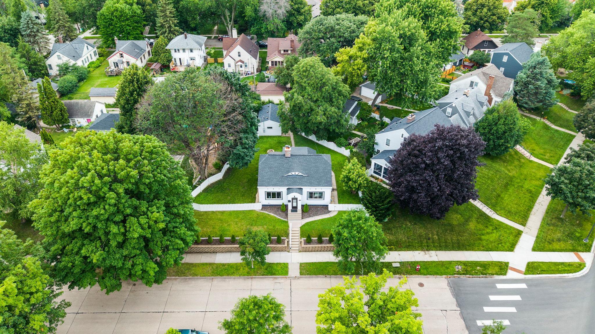 View of Residential at 2820 Cleveland Street, Minneapolis MN 55418, Minneapolis (2 of 33) - Mike Wilen | Minnesota Team Real Estate