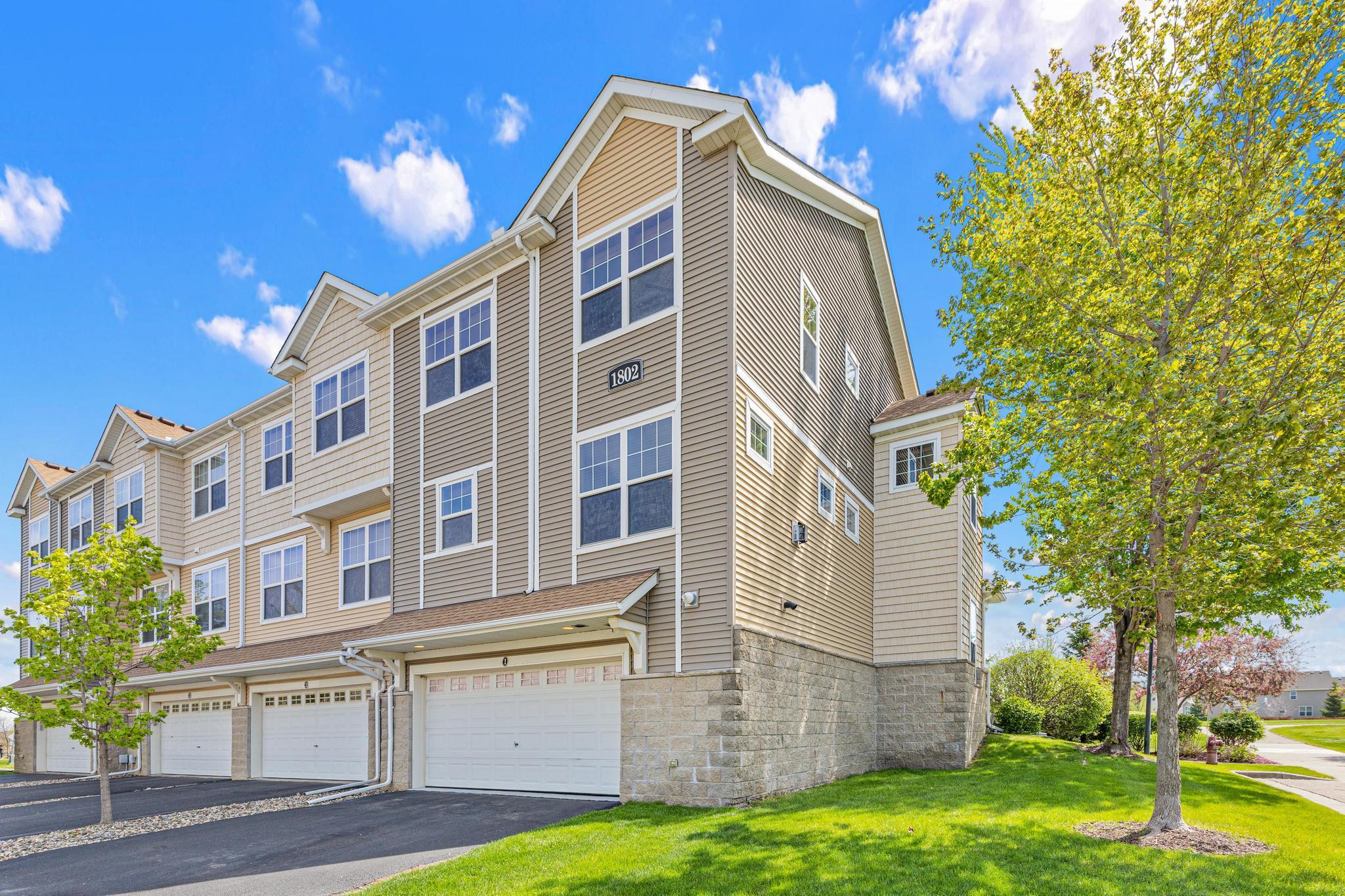 View of Residential at 1802 Colonial Lane #1, Chanhassen MN 55317, Chanhassen (28 of 36) - Mike Wilen | Minnesota Team Real Estate