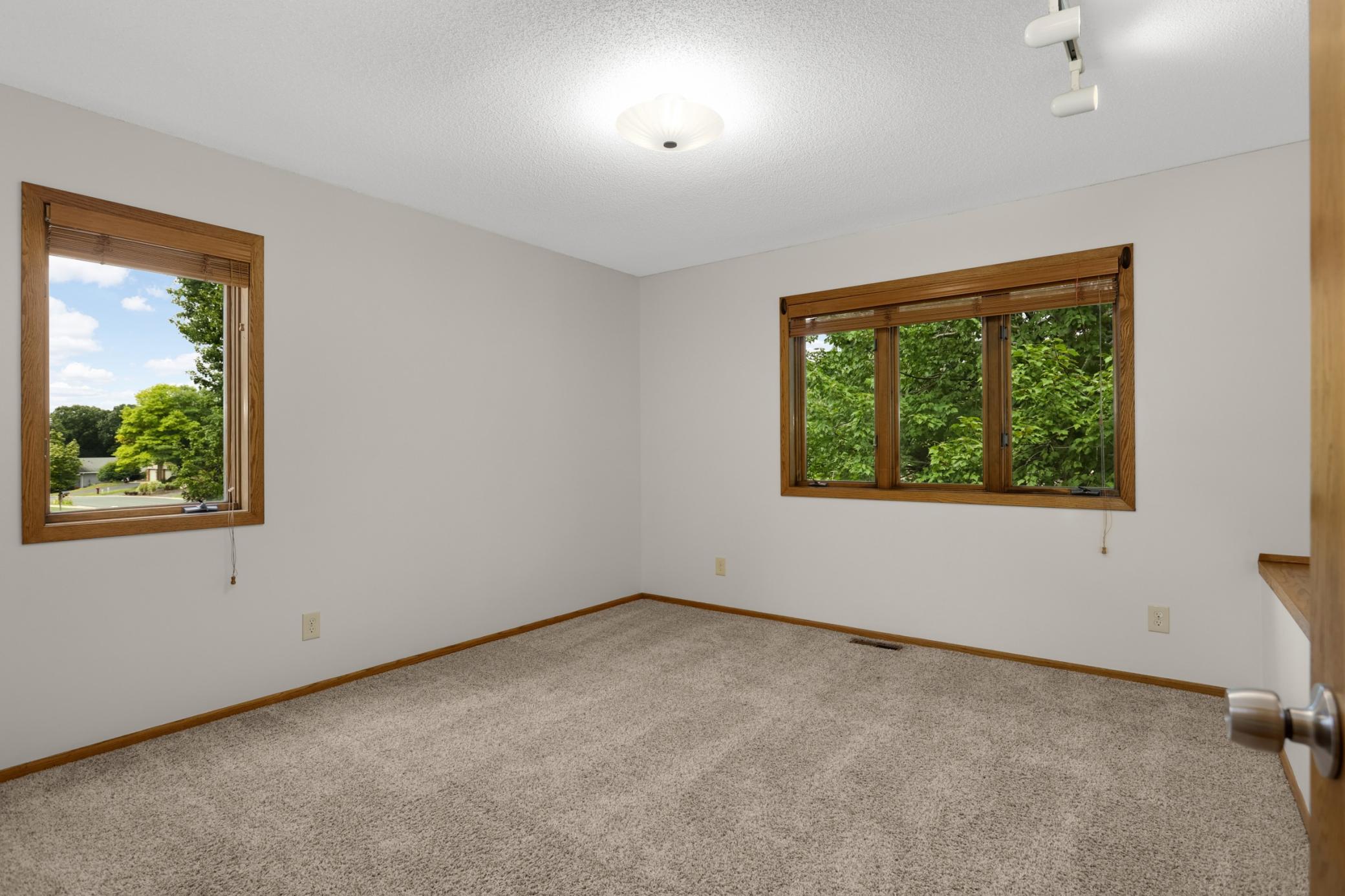 View of Residential at 2064 Pin Oak Drive, Eagan MN 55122, Eagan (16 of 46) - Mike Wilen | Minnesota Team Real Estate