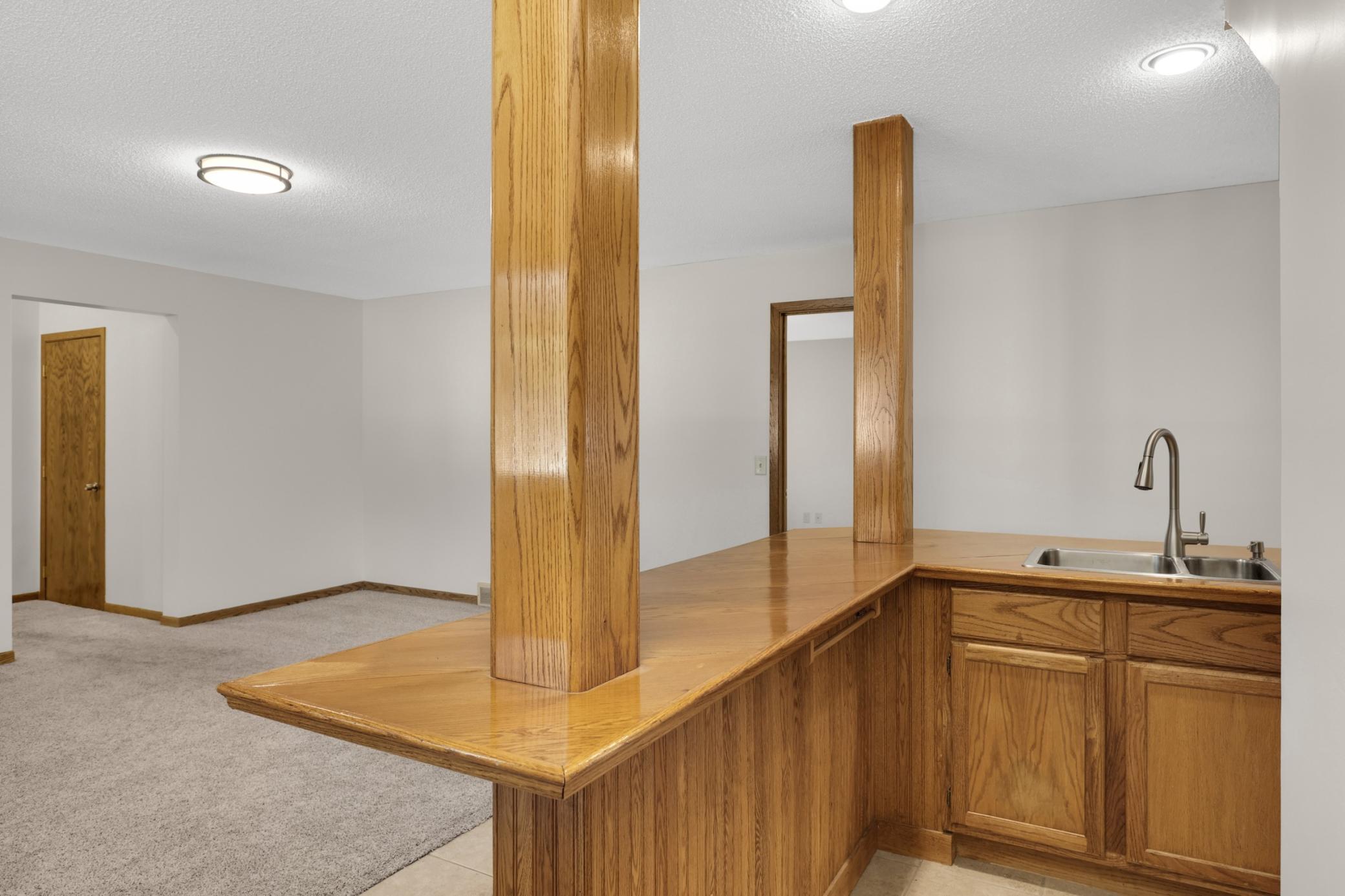 View of Residential at 2064 Pin Oak Drive, Eagan MN 55122, Eagan (25 of 46) - Mike Wilen | Minnesota Team Real Estate