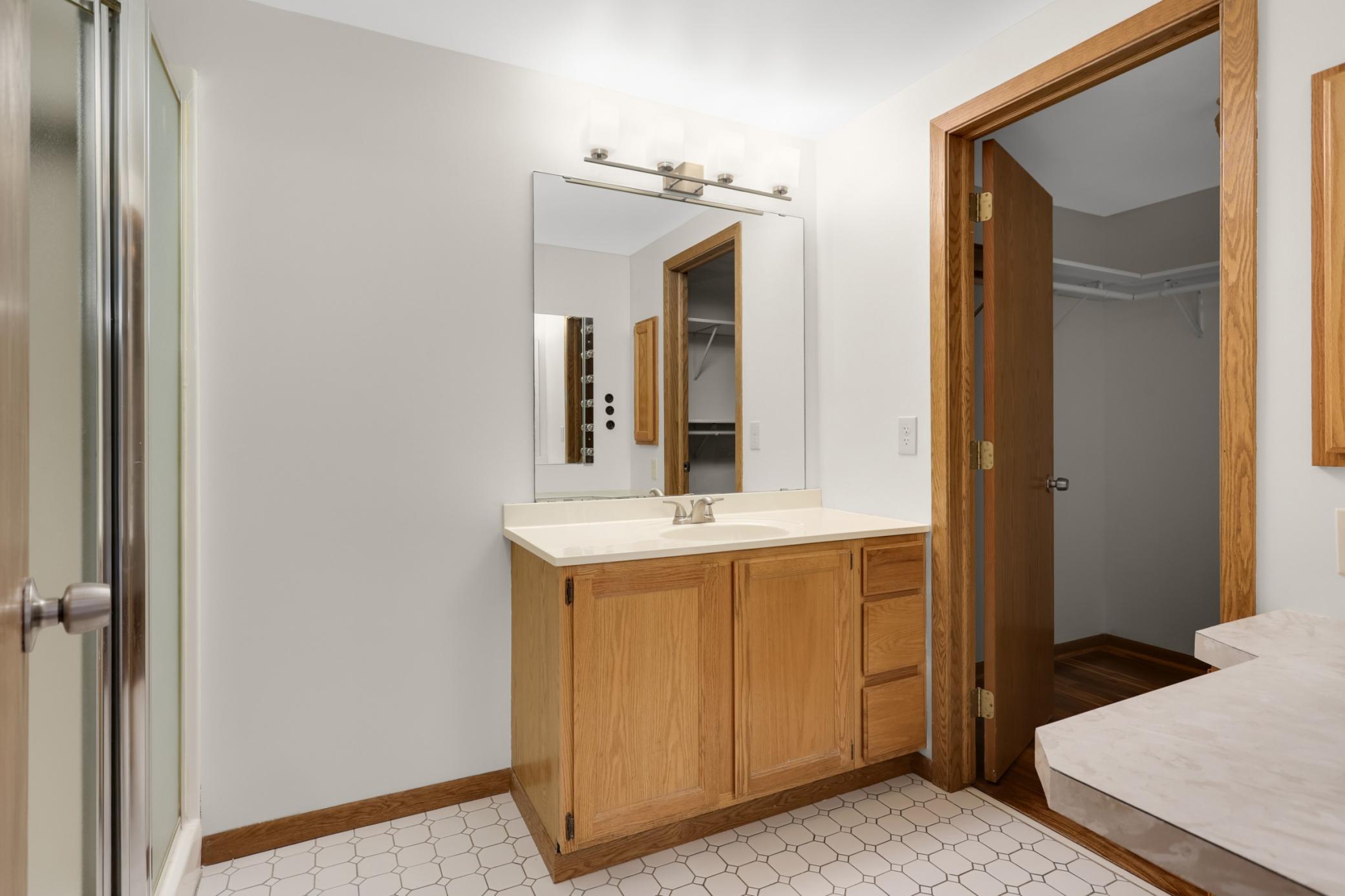 View of Residential at 2064 Pin Oak Drive, Eagan MN 55122, Eagan (29 of 46) - Mike Wilen | Minnesota Team Real Estate