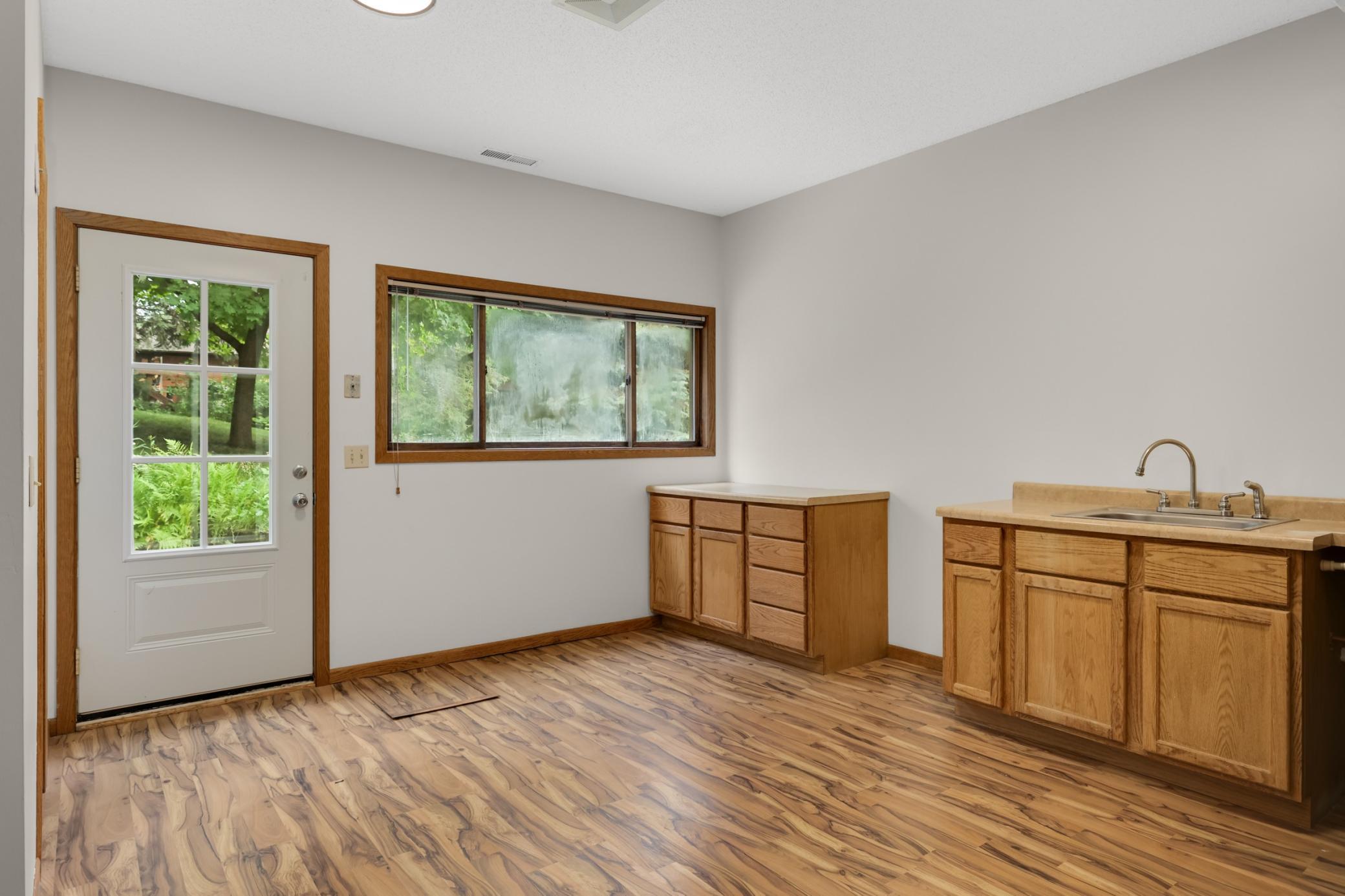 View of Residential at 2064 Pin Oak Drive, Eagan MN 55122, Eagan (35 of 46) - Mike Wilen | Minnesota Team Real Estate