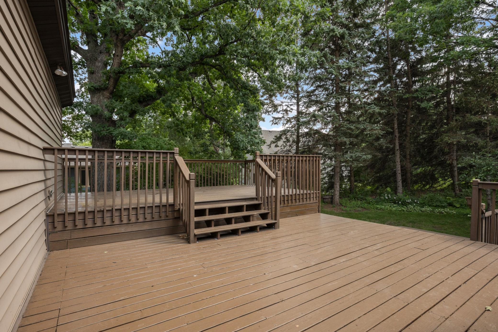 View of Residential at 2064 Pin Oak Drive, Eagan MN 55122, Eagan (37 of 46) - Mike Wilen | Minnesota Team Real Estate