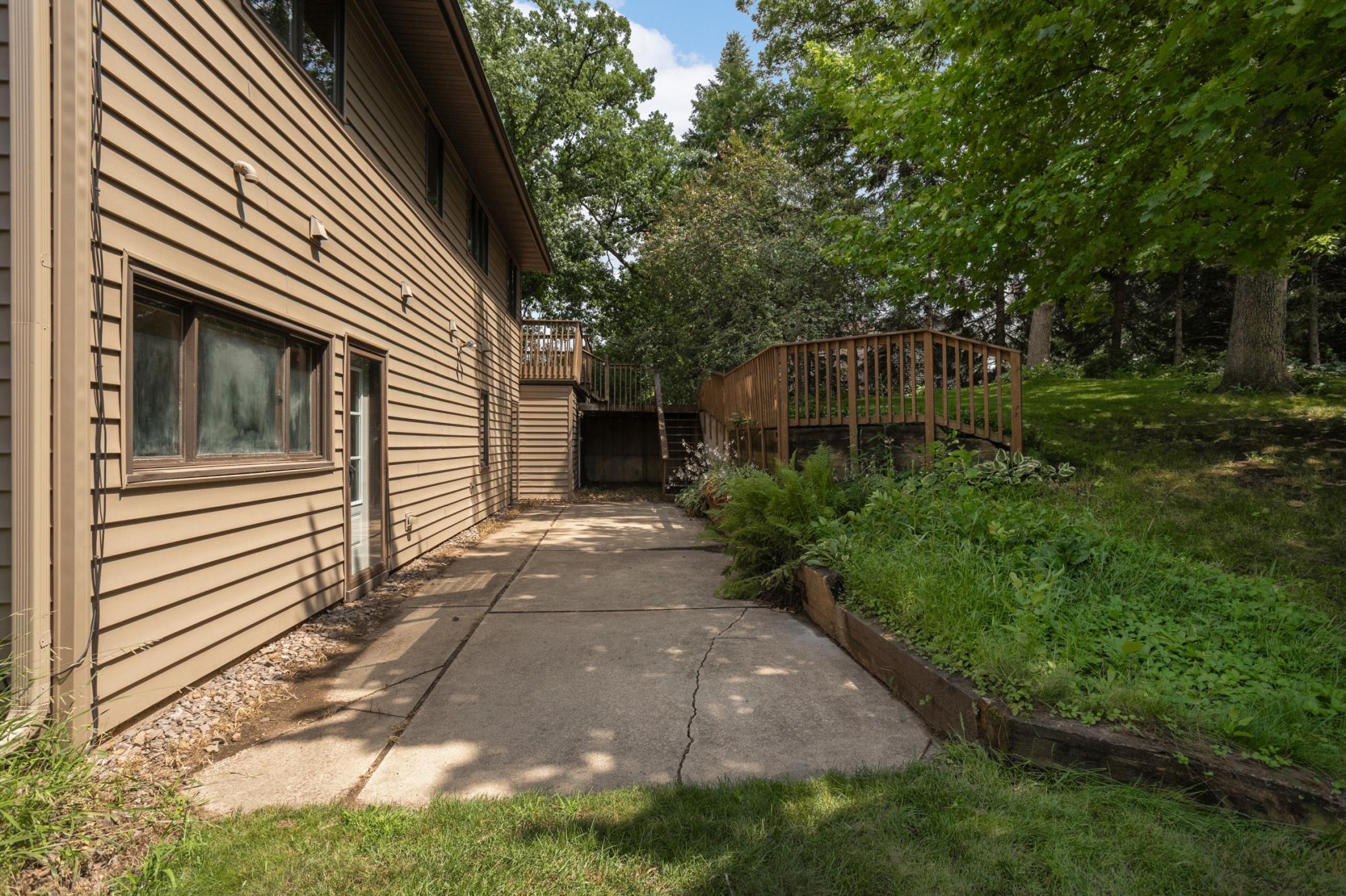 View of Residential at 2064 Pin Oak Drive, Eagan MN 55122, Eagan (40 of 46) - Mike Wilen | Minnesota Team Real Estate