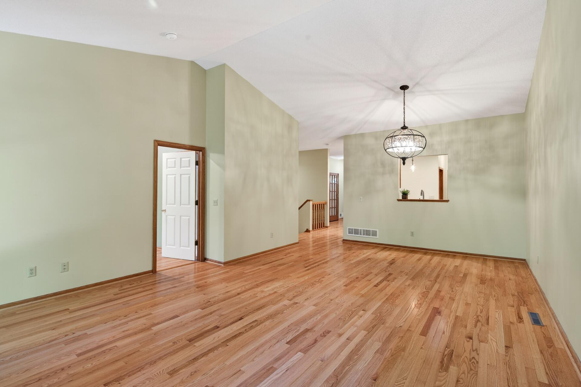 View of Residential at 370 Mendota Road, West Saint Paul MN 55118, West Saint Paul (27 of 63) - Mike Wilen | Minnesota Team Real Estate