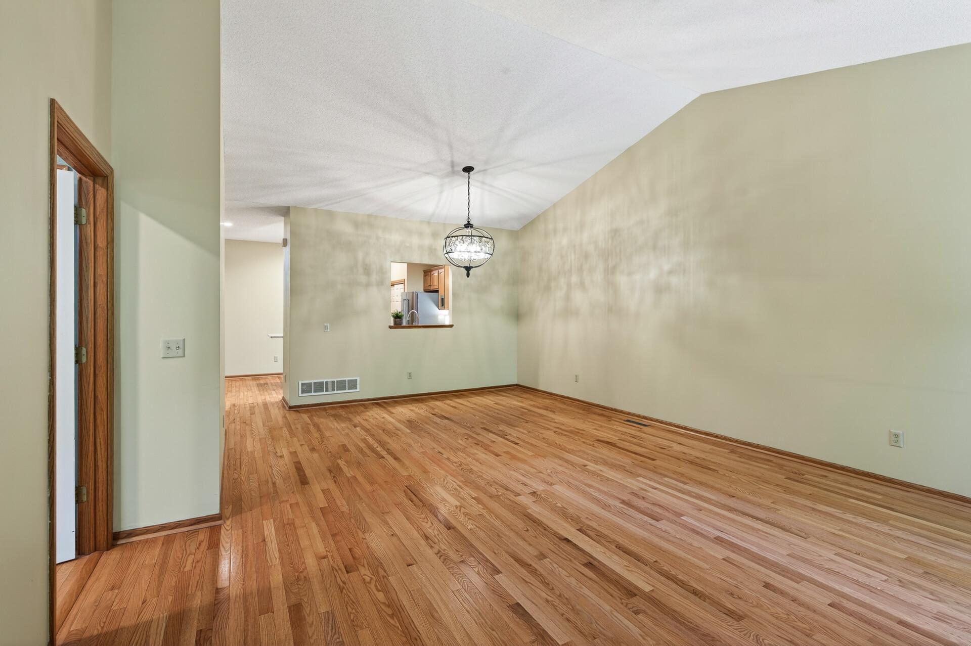 View of Residential at 370 Mendota Road, West Saint Paul MN 55118, West Saint Paul (28 of 63) - Mike Wilen | Minnesota Team Real Estate