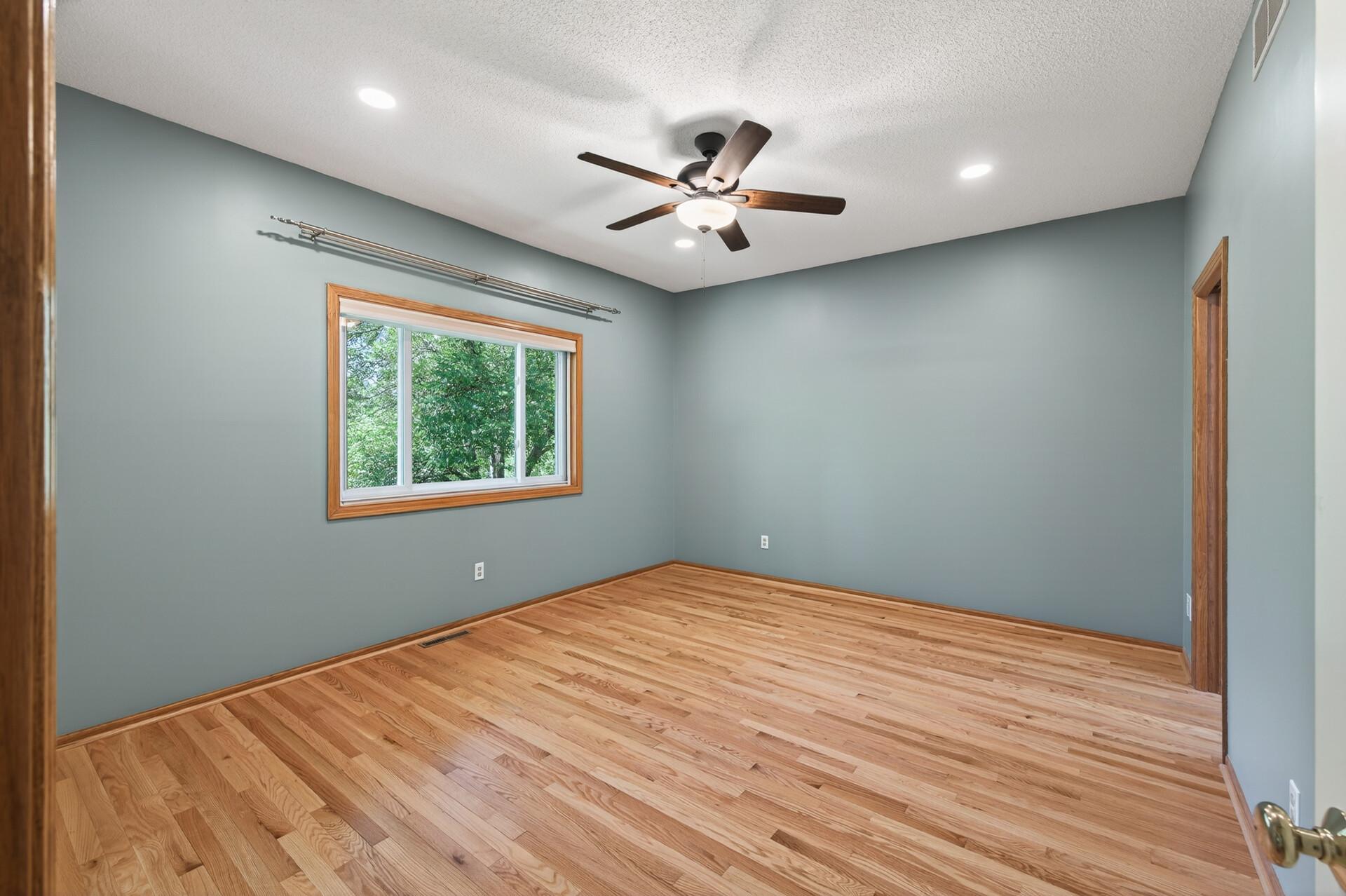 View of Residential at 370 Mendota Road, West Saint Paul MN 55118, West Saint Paul (31 of 63) - Mike Wilen | Minnesota Team Real Estate