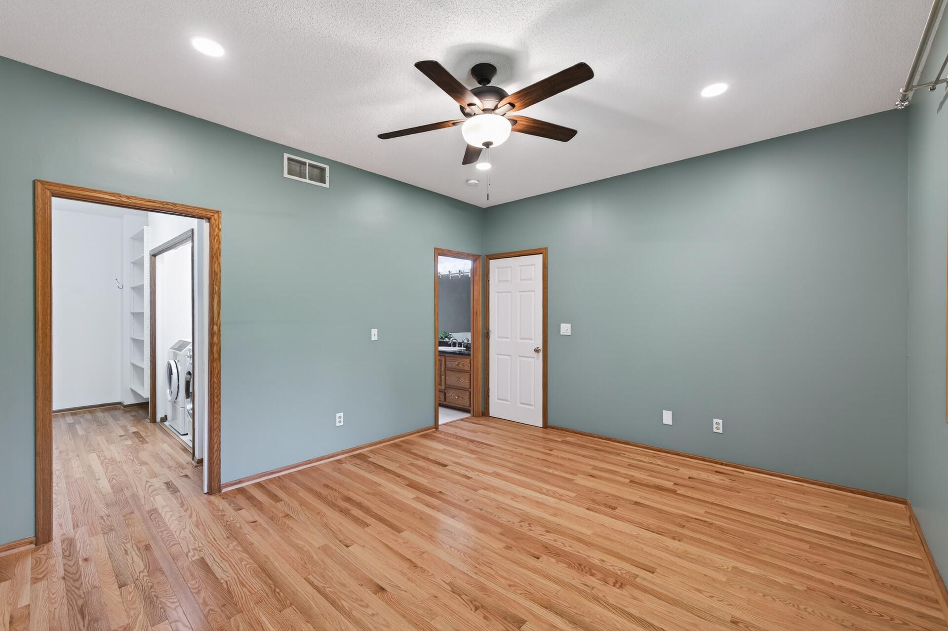 View of Residential at 370 Mendota Road, West Saint Paul MN 55118, West Saint Paul (33 of 63) - Mike Wilen | Minnesota Team Real Estate