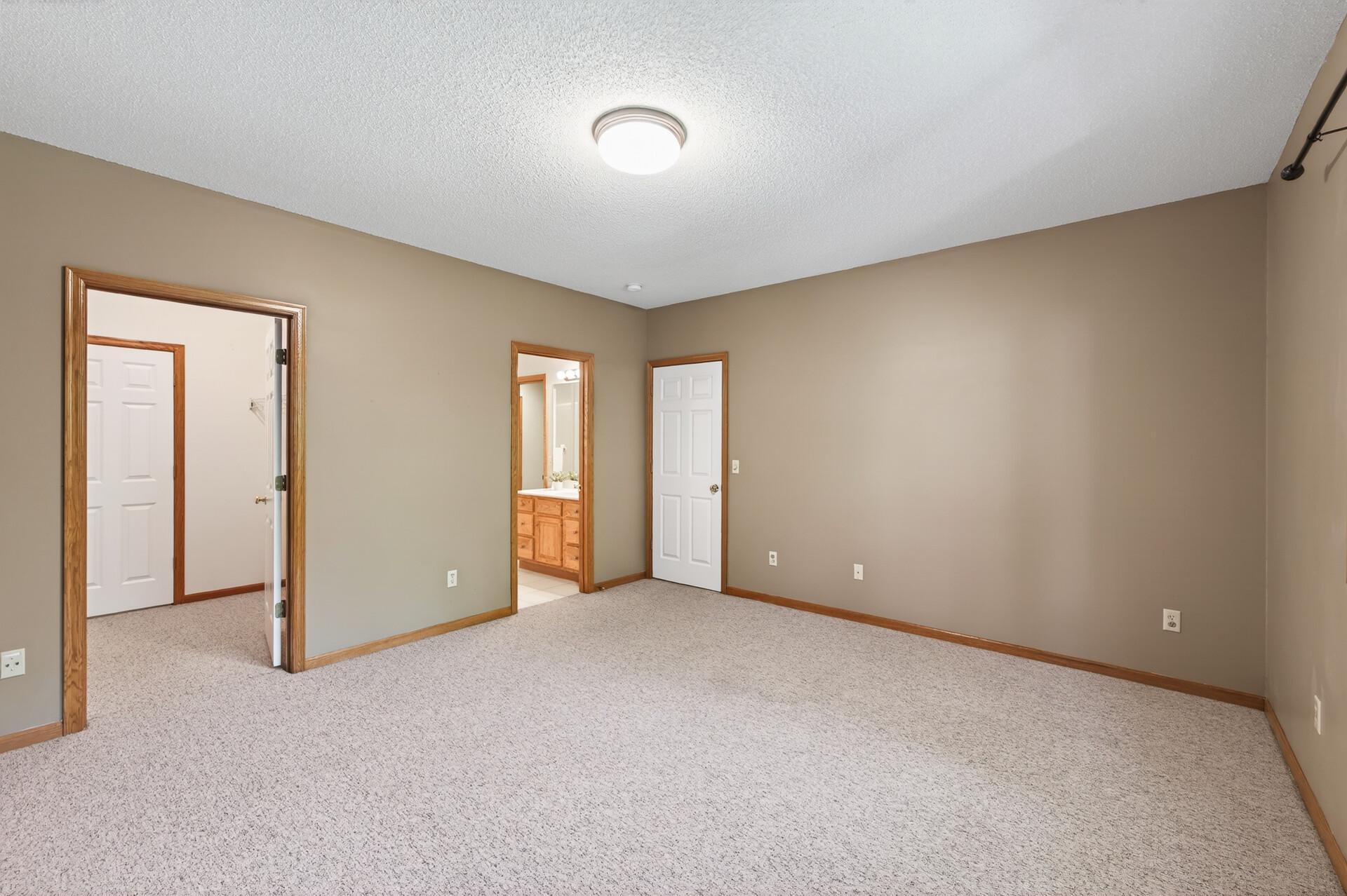 View of Residential at 370 Mendota Road, West Saint Paul MN 55118, West Saint Paul (45 of 63) - Mike Wilen | Minnesota Team Real Estate