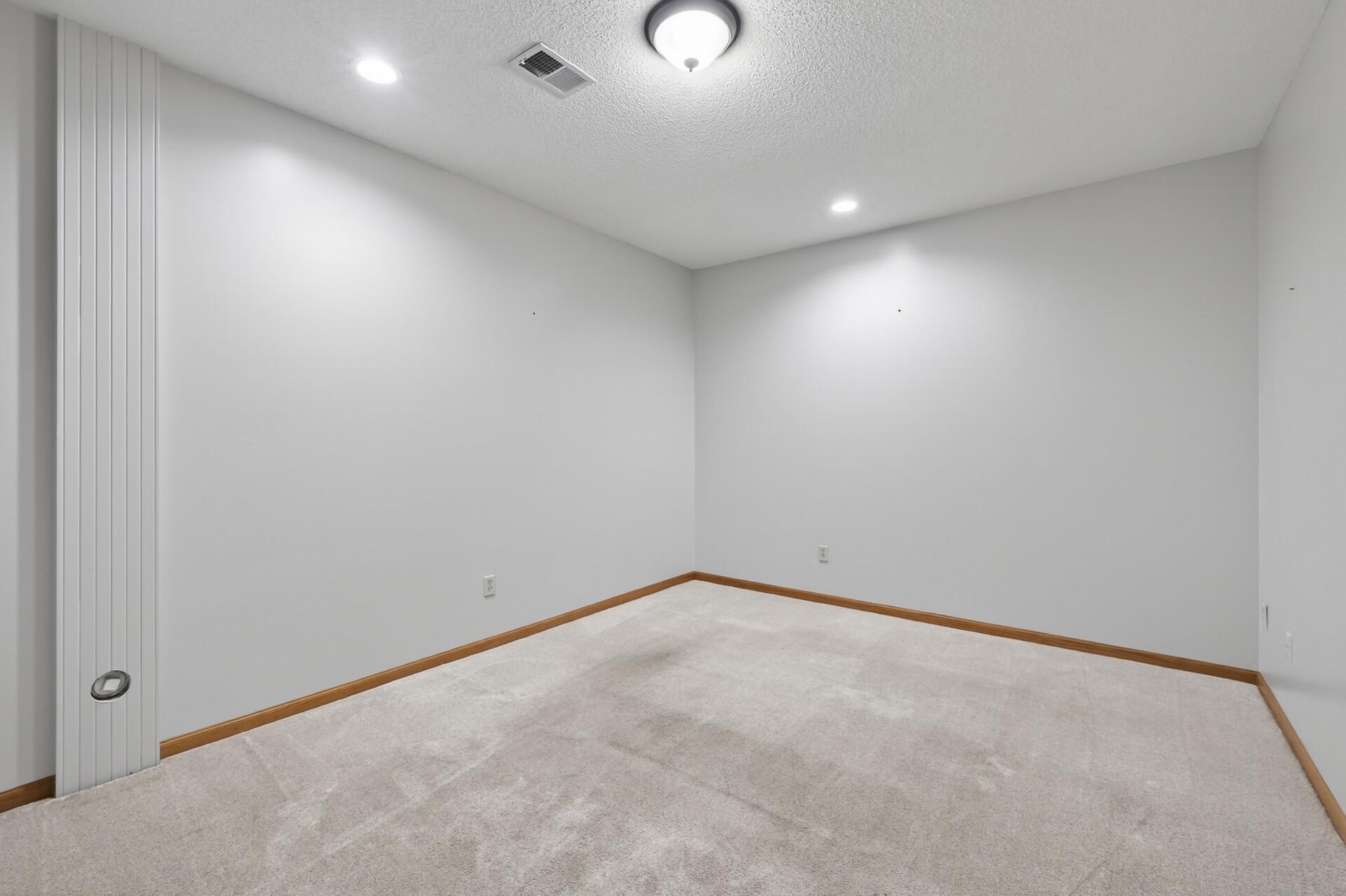 View of Residential at 370 Mendota Road, West Saint Paul MN 55118, West Saint Paul (48 of 63) - Mike Wilen | Minnesota Team Real Estate