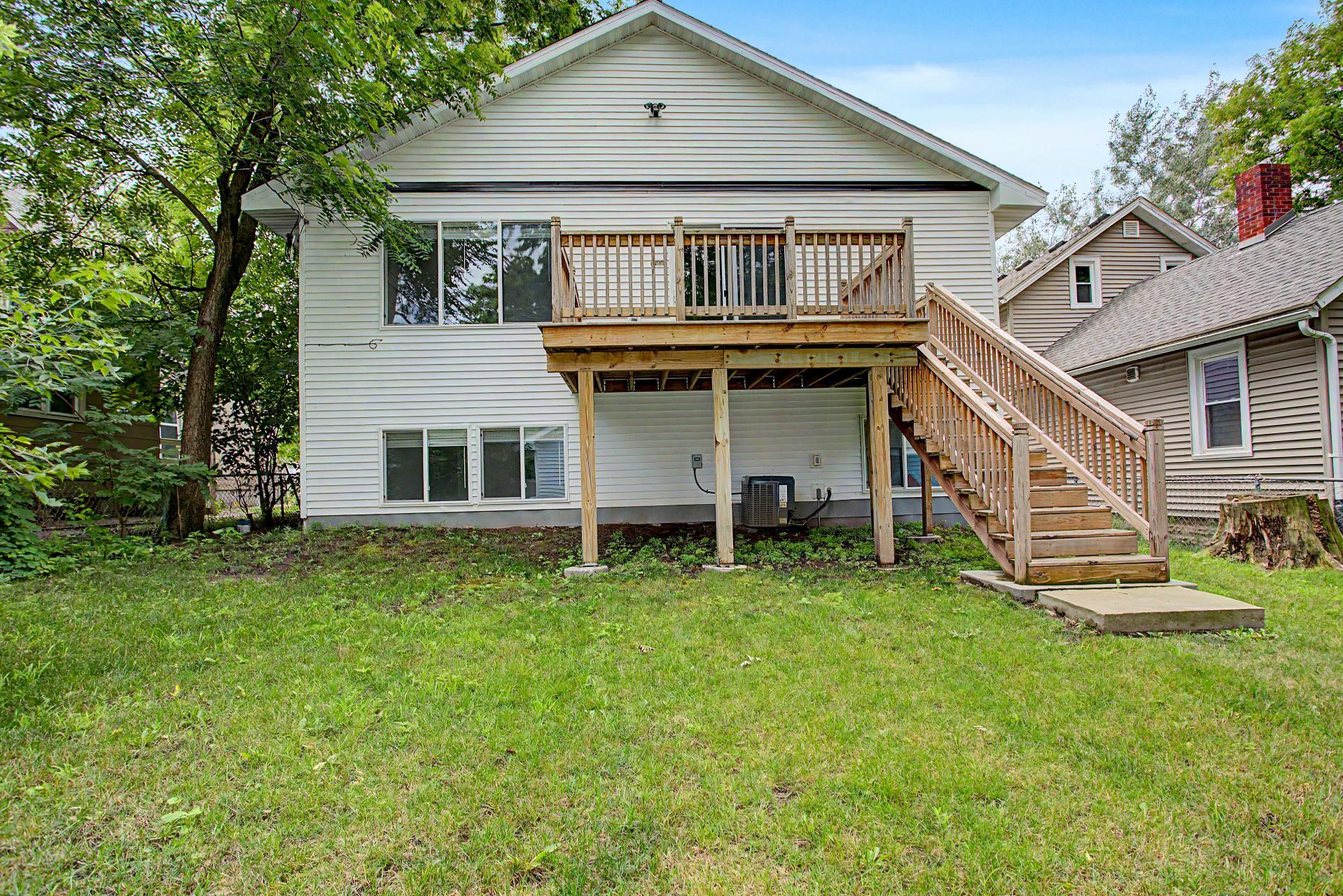 View of Residential at 953 Wilson Avenue, Saint Paul MN 55106, Saint Paul (9 of 25) - Mike Wilen | Minnesota Team Real Estate
