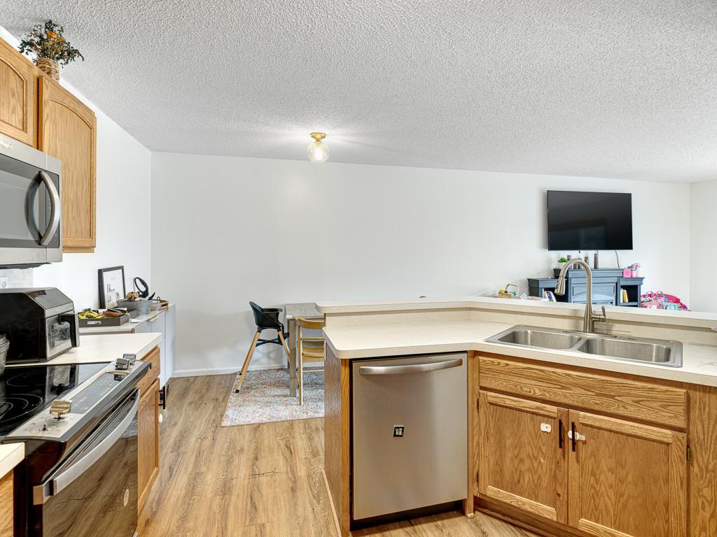 View of Residential at 336 Gironde Court, Woodbury MN 55125, Woodbury (7 of 15) - Mike Wilen | Minnesota Team Real Estate