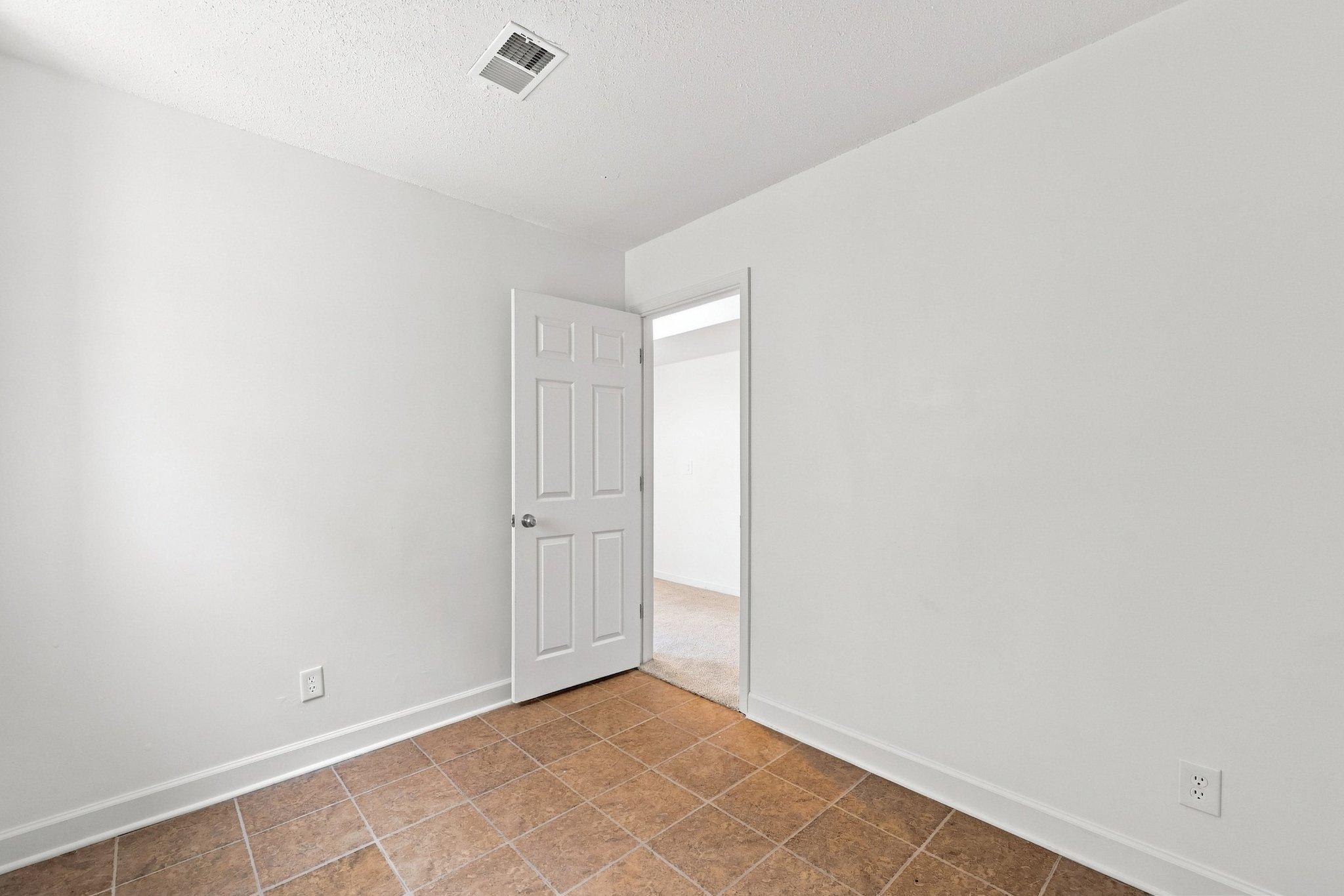 View of Residential Income at 518 37th Avenue, Minneapolis MN 55421, Minneapolis (39 of 69) - Mike Wilen | Minnesota Team Real Estate