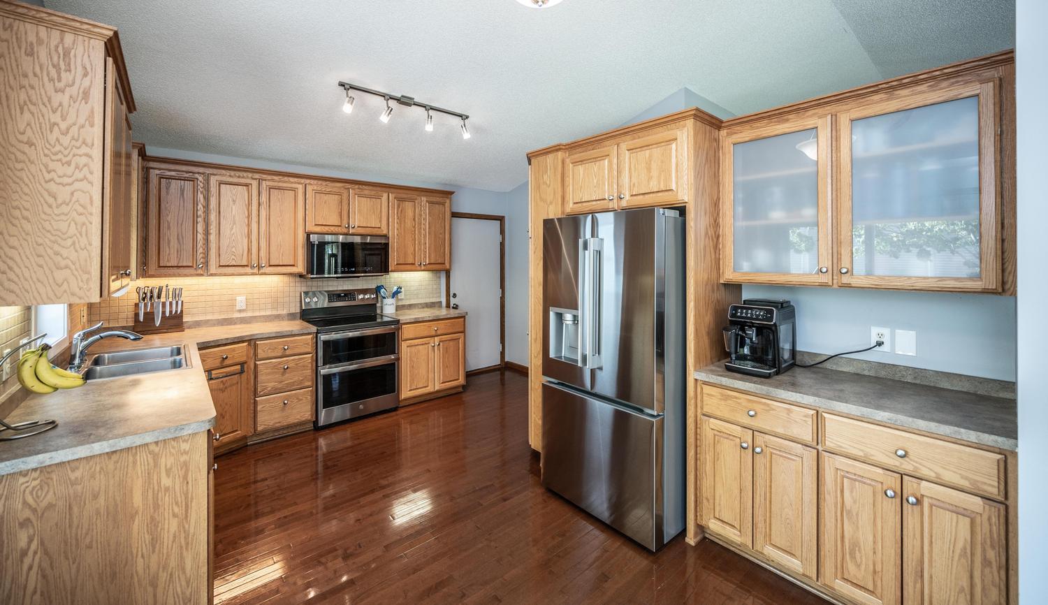 View of Residential at 14512 Hollow Park Court, Burnsville MN 55306, Burnsville (8 of 44) - Mike Wilen | Minnesota Team Real Estate