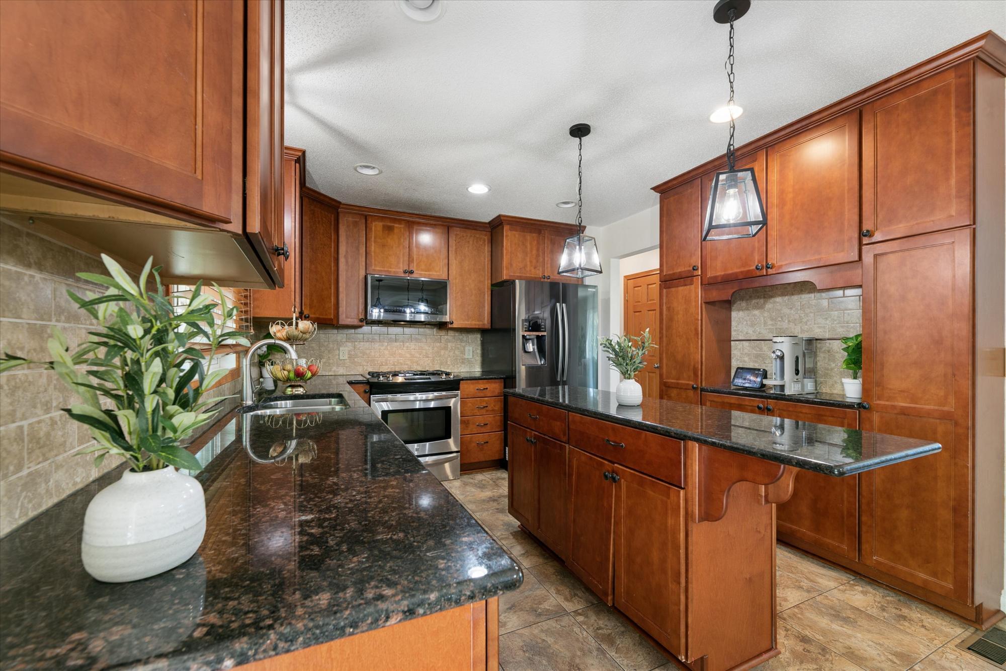 View of Residential at 6242 Whispering Oaks Drive, Eden Prairie MN 55346, Eden Prairie (7 of 23) - Mike Wilen | Minnesota Team Real Estate