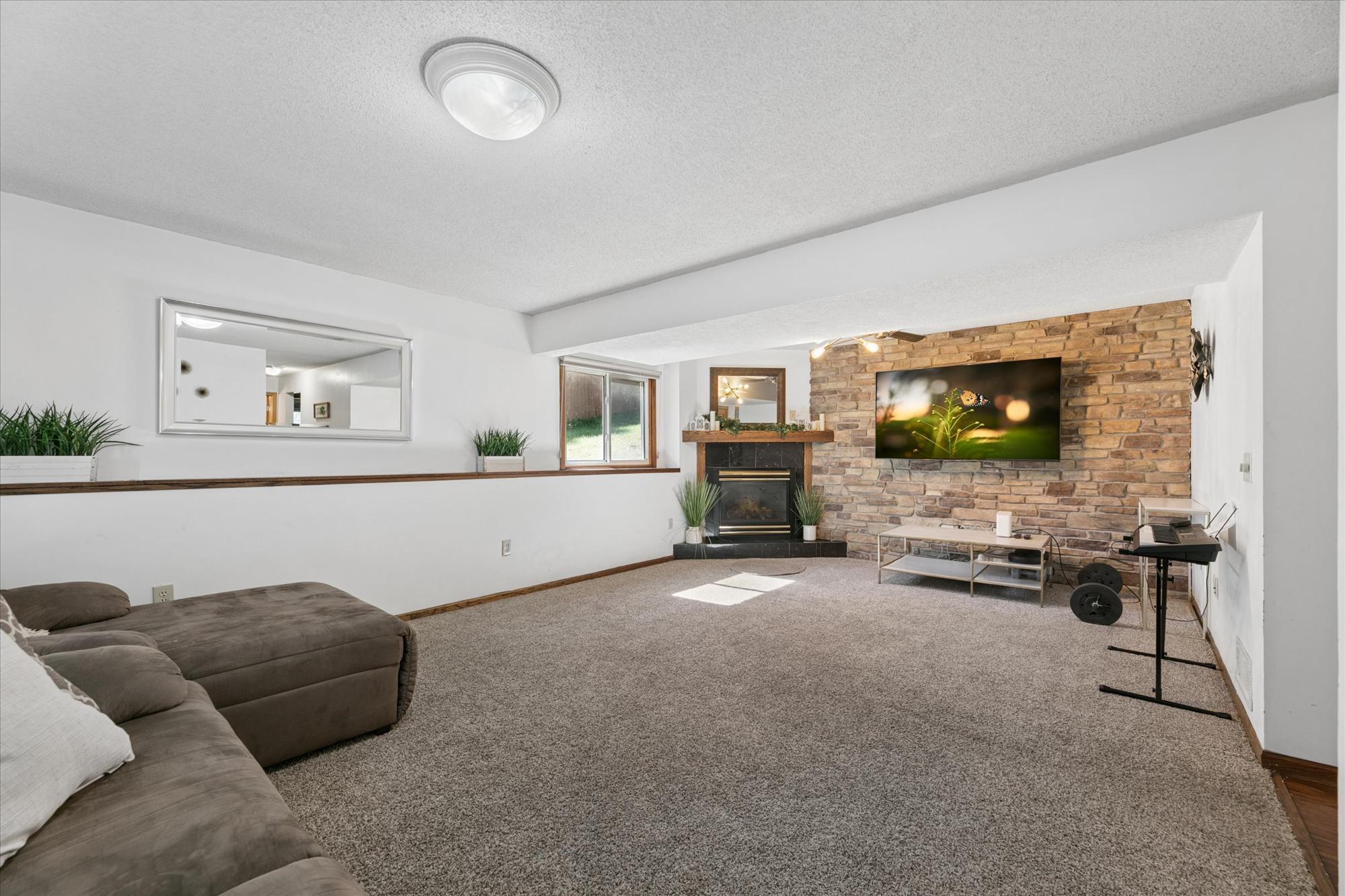 View of Residential at 6242 Whispering Oaks Drive, Eden Prairie MN 55346, Eden Prairie (13 of 23) - Mike Wilen | Minnesota Team Real Estate