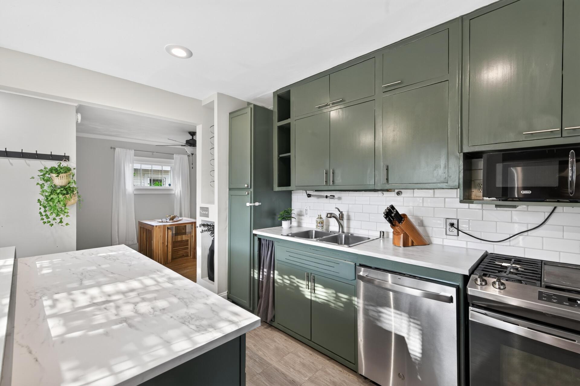 View of Residential at 4408 Russell Avenue, Minneapolis MN 55412, Minneapolis (22 of 45) - Mike Wilen | Minnesota Team Real Estate