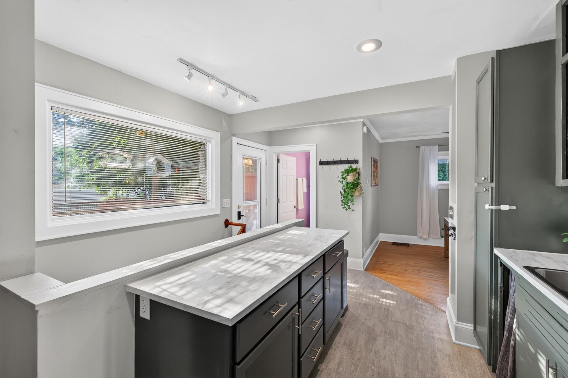 View of Residential at 4408 Russell Avenue, Minneapolis MN 55412, Minneapolis (20 of 45) - Mike Wilen | Minnesota Team Real Estate