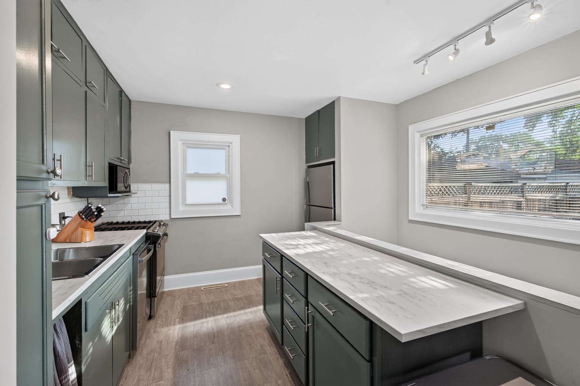 View of Residential at 4408 Russell Avenue, Minneapolis MN 55412, Minneapolis (19 of 45) - Mike Wilen | Minnesota Team Real Estate