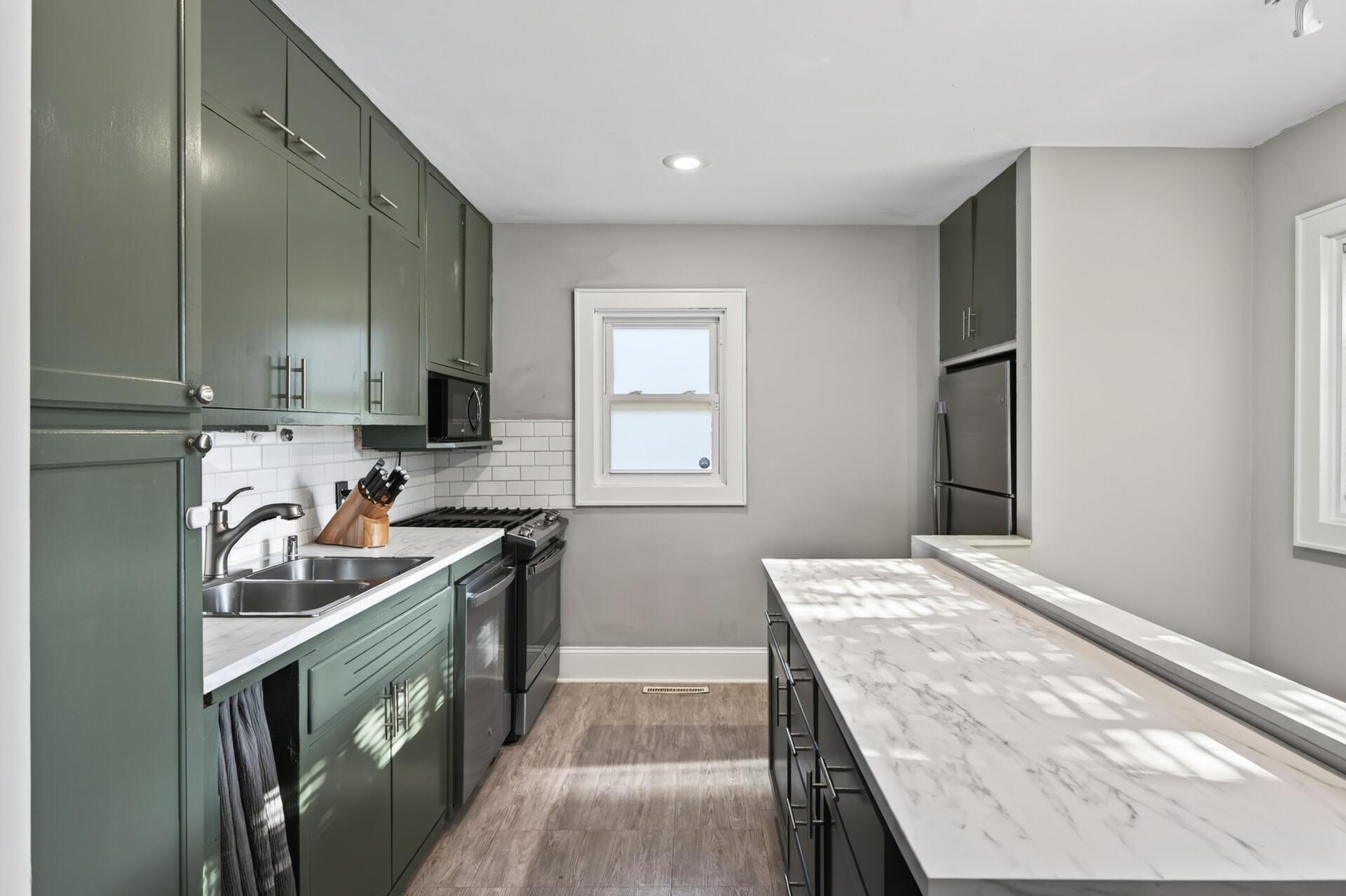 View of Residential at 4408 Russell Avenue, Minneapolis MN 55412, Minneapolis (18 of 45) - Mike Wilen | Minnesota Team Real Estate
