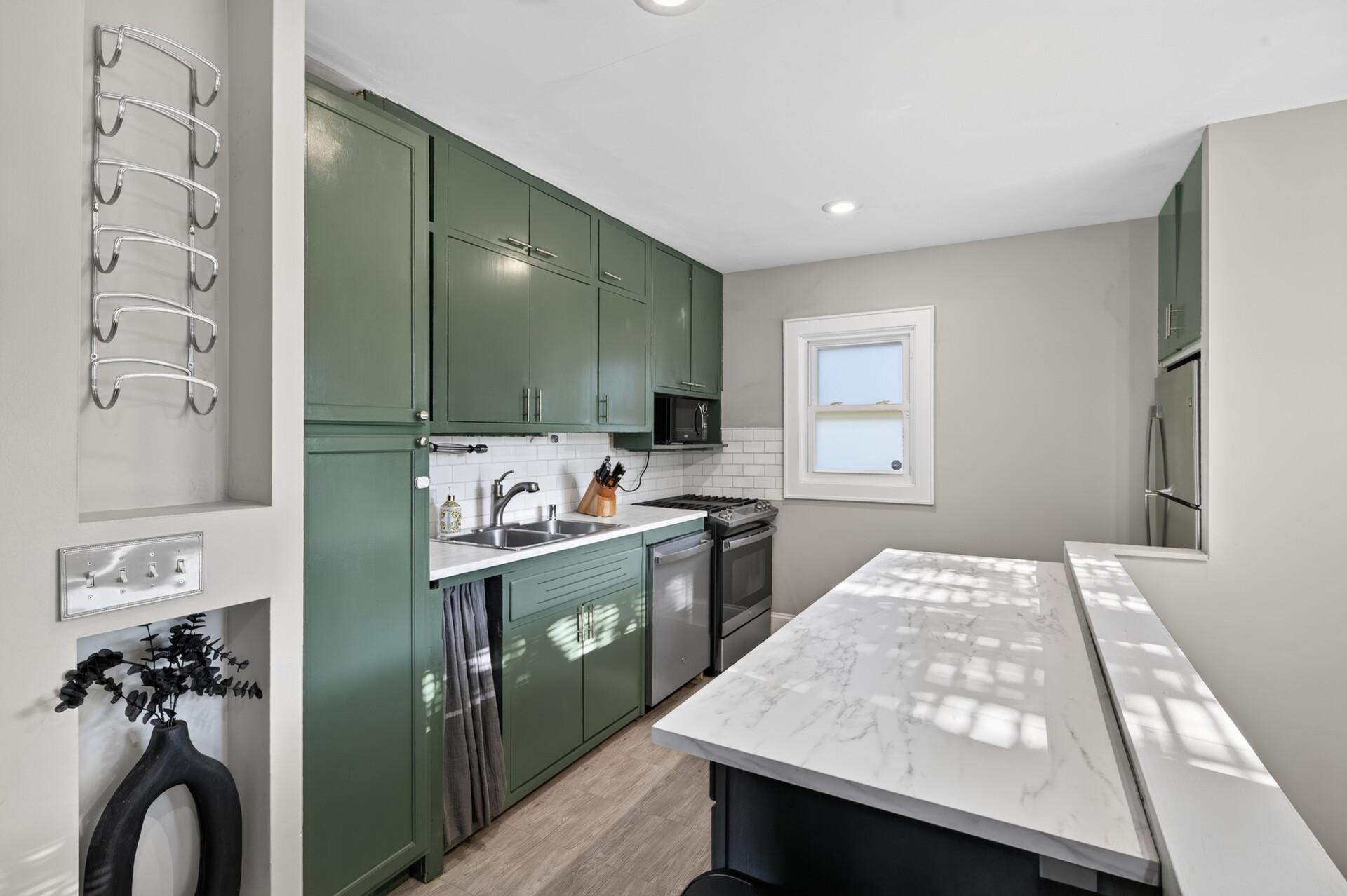View of Residential at 4408 Russell Avenue, Minneapolis MN 55412, Minneapolis (17 of 45) - Mike Wilen | Minnesota Team Real Estate