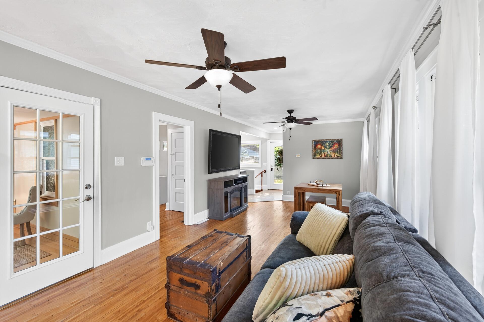 View of Residential at 4408 Russell Avenue, Minneapolis MN 55412, Minneapolis (8 of 45) - Mike Wilen | Minnesota Team Real Estate
