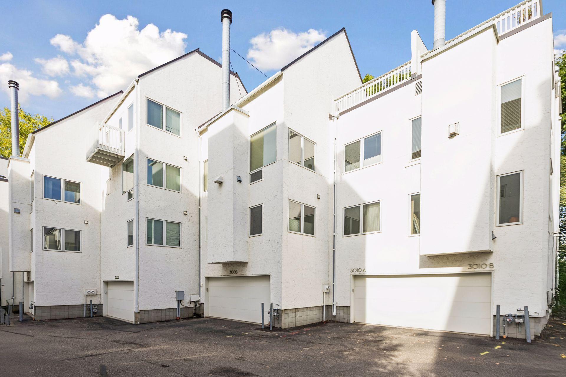 View of Residential at 3008 Lake Shore Drive, Minneapolis MN 55416, Minneapolis (29 of 47) - Mike Wilen | Minnesota Team Real Estate