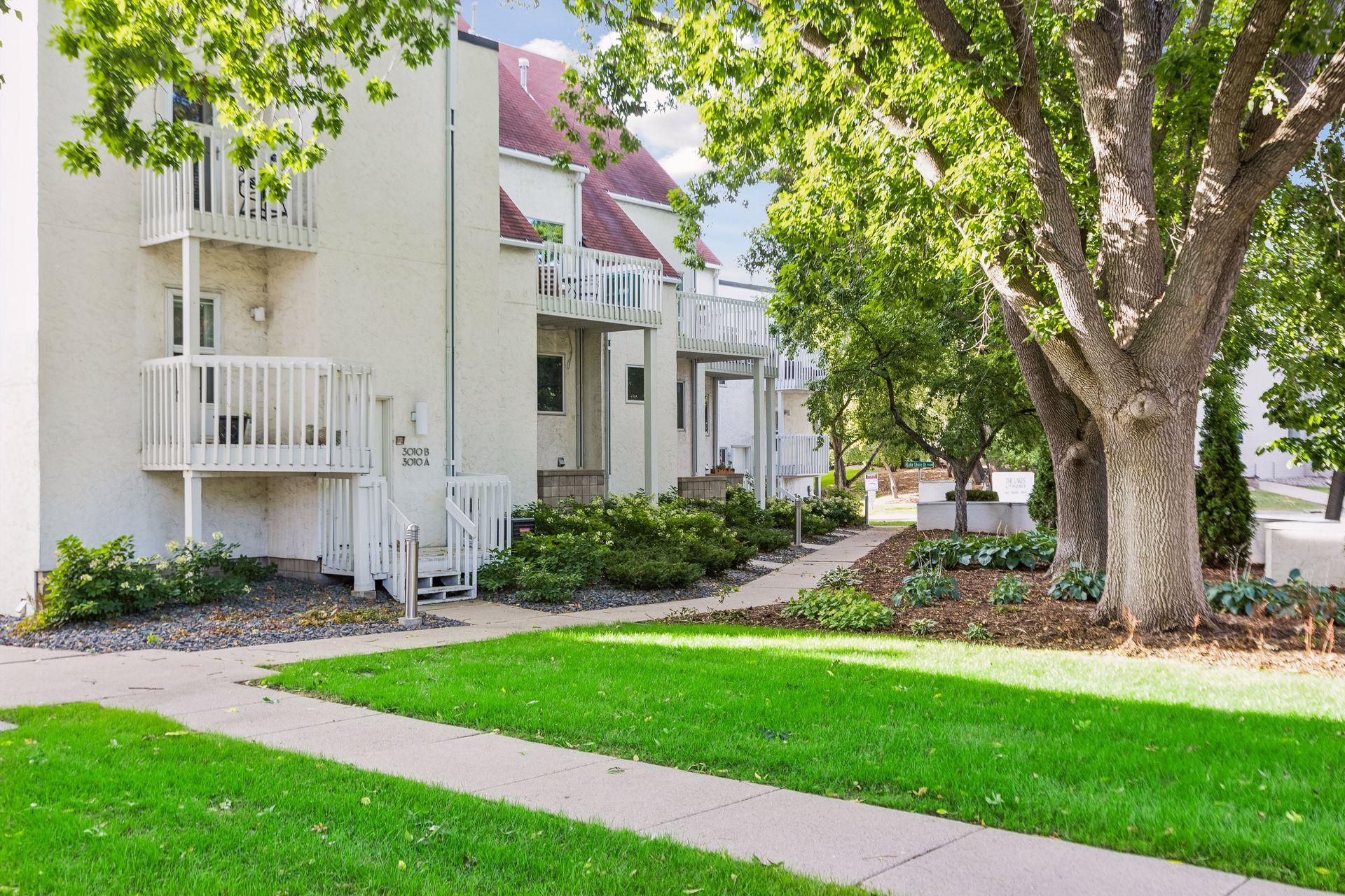 View of Residential at 3008 Lake Shore Drive, Minneapolis MN 55416, Minneapolis (26 of 47) - Mike Wilen | Minnesota Team Real Estate