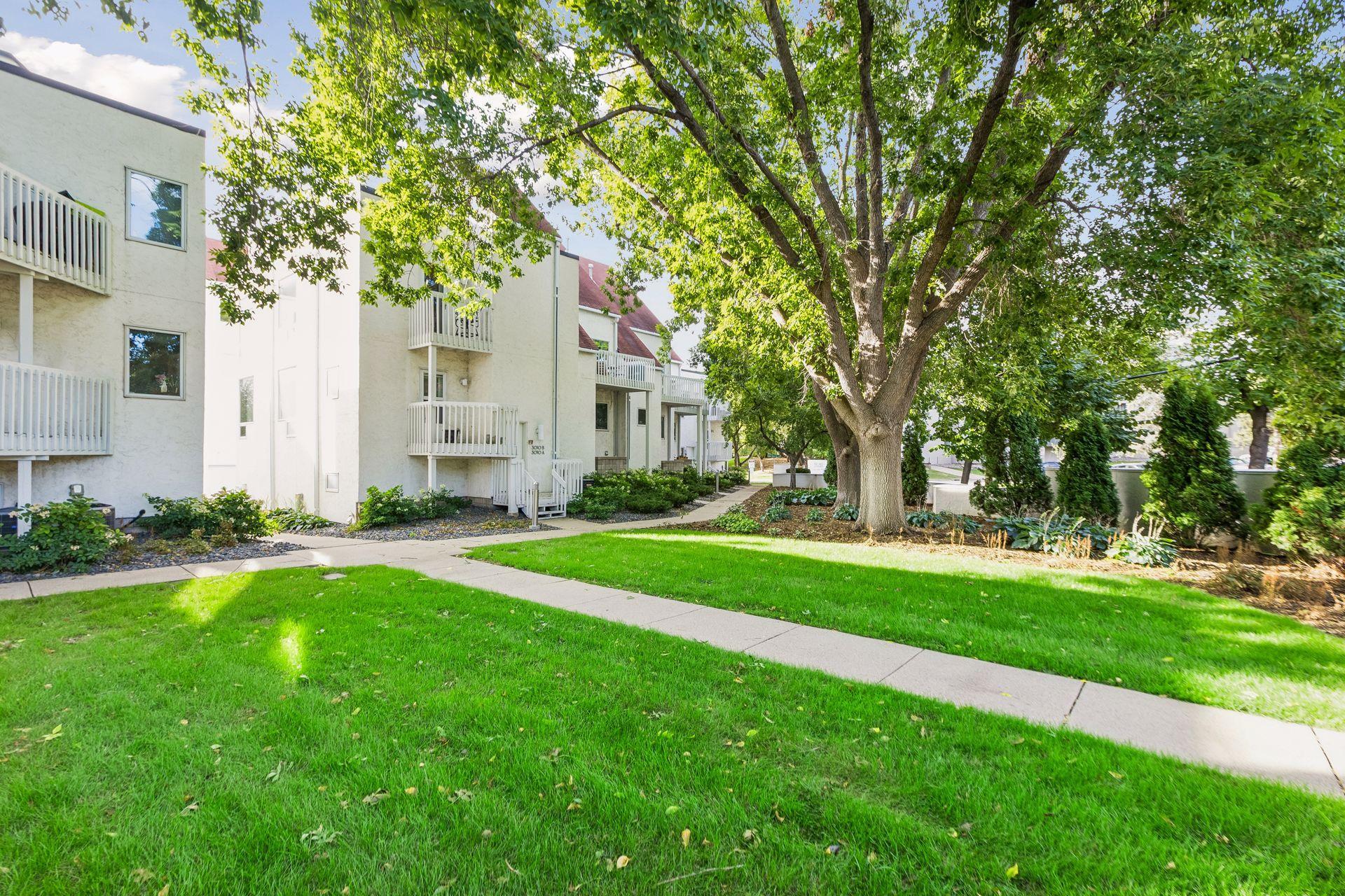 View of Residential at 3008 Lake Shore Drive, Minneapolis MN 55416, Minneapolis (25 of 47) - Mike Wilen | Minnesota Team Real Estate
