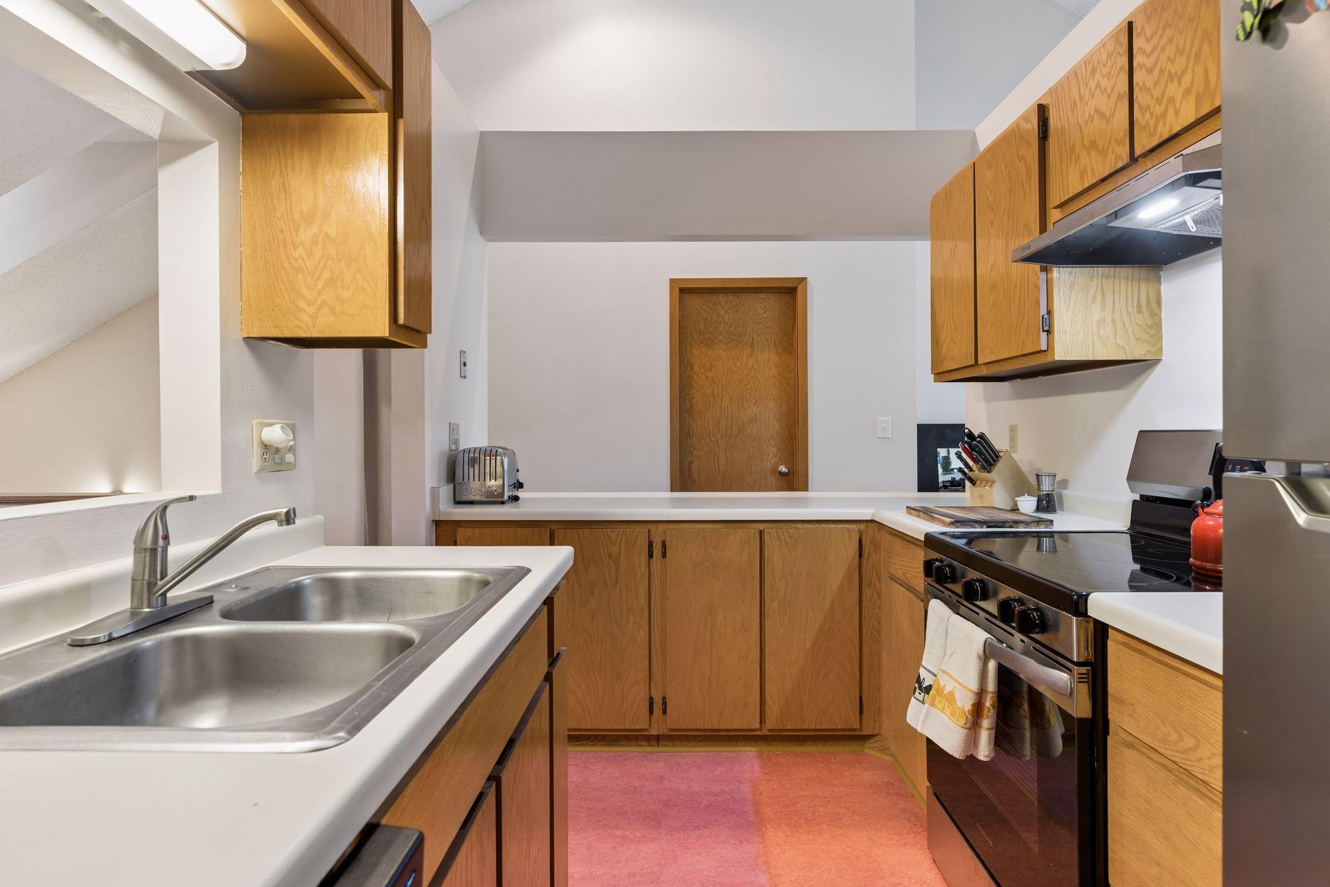 View of Residential at 3008 Lake Shore Drive, Minneapolis MN 55416, Minneapolis (8 of 47) - Mike Wilen | Minnesota Team Real Estate