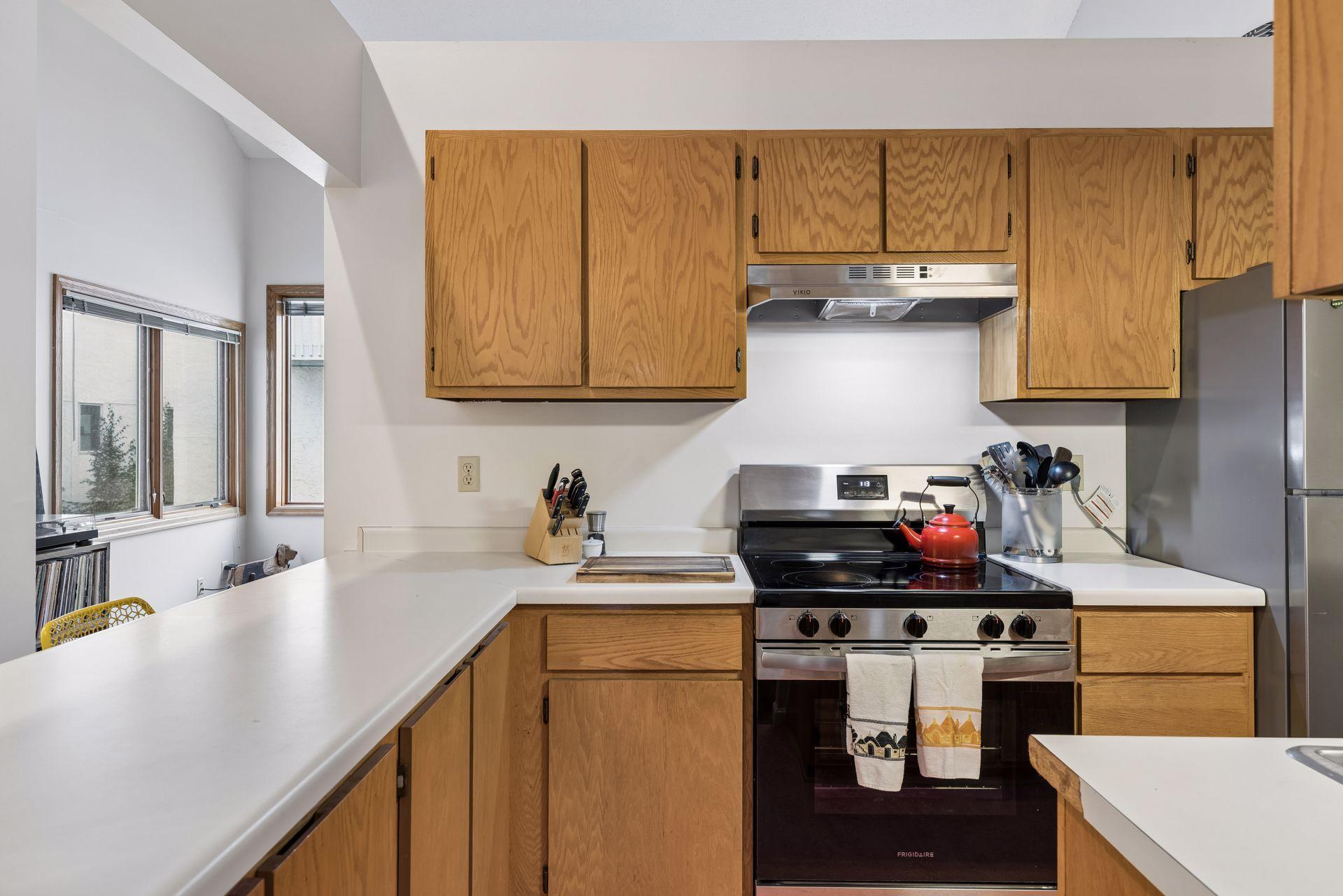 View of Residential at 3008 Lake Shore Drive, Minneapolis MN 55416, Minneapolis (7 of 47) - Mike Wilen | Minnesota Team Real Estate