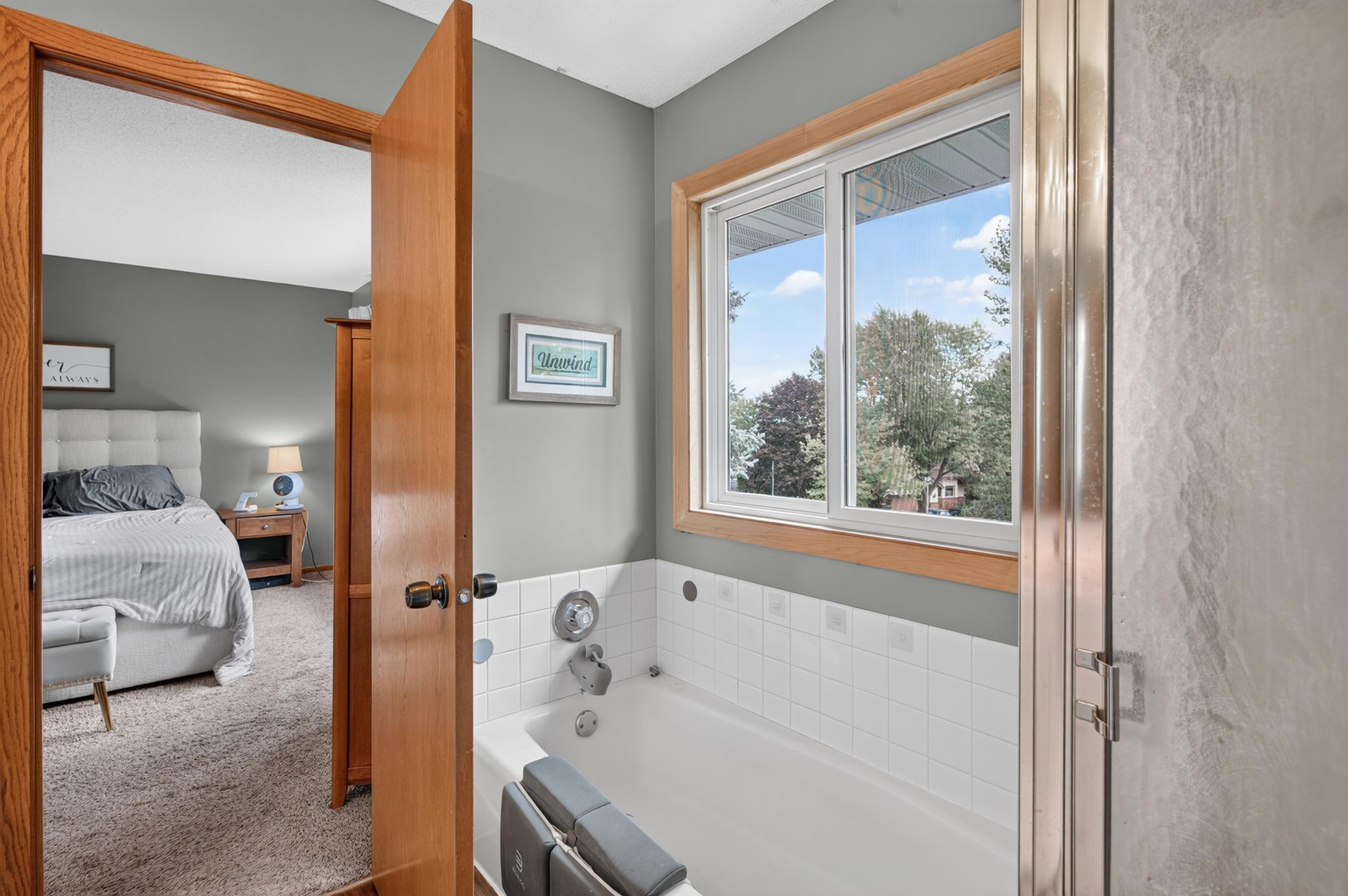 View of Residential at 2347 Heath Avenue, Oakdale MN 55128, Oakdale (56 of 75) - Mike Wilen | Minnesota Team Real Estate