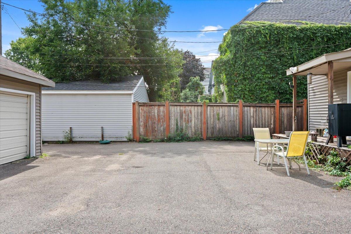 View of Residential Income at 2725 Dupont Avenue, Minneapolis MN 55408, Minneapolis (46 of 46) - Mike Wilen | Minnesota Team Real Estate