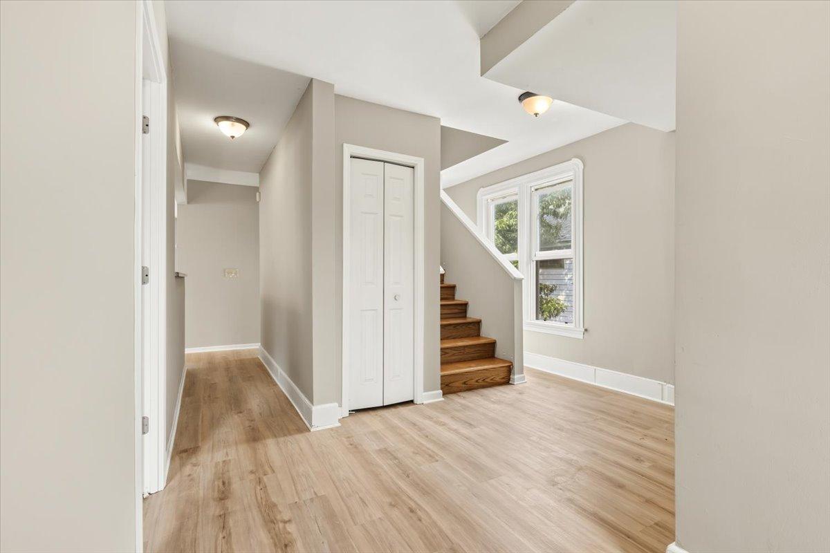 View of Residential Income at 2725 Dupont Avenue, Minneapolis MN 55408, Minneapolis (17 of 46) - Mike Wilen | Minnesota Team Real Estate