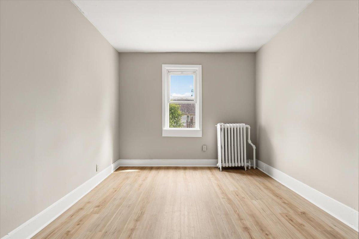 View of Residential Income at 2725 Dupont Avenue, Minneapolis MN 55408, Minneapolis (13 of 46) - Mike Wilen | Minnesota Team Real Estate