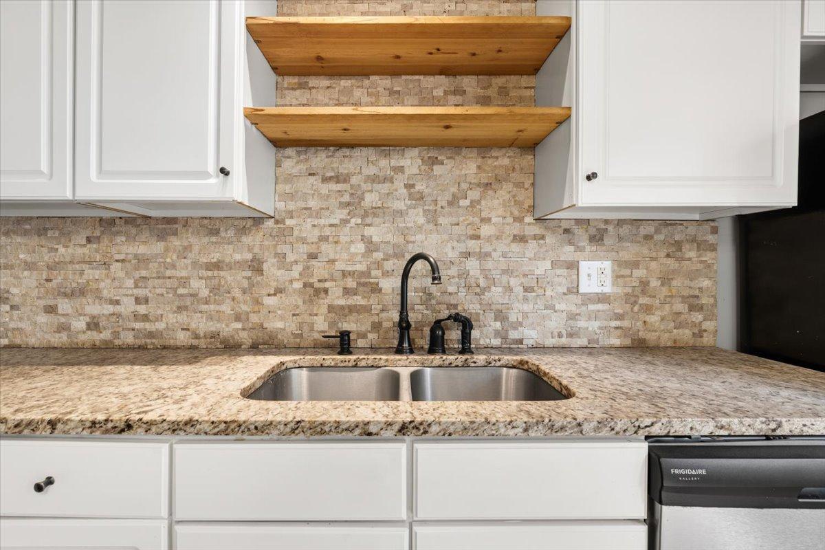 View of Residential Income at 2725 Dupont Avenue, Minneapolis MN 55408, Minneapolis (4 of 46) - Mike Wilen | Minnesota Team Real Estate