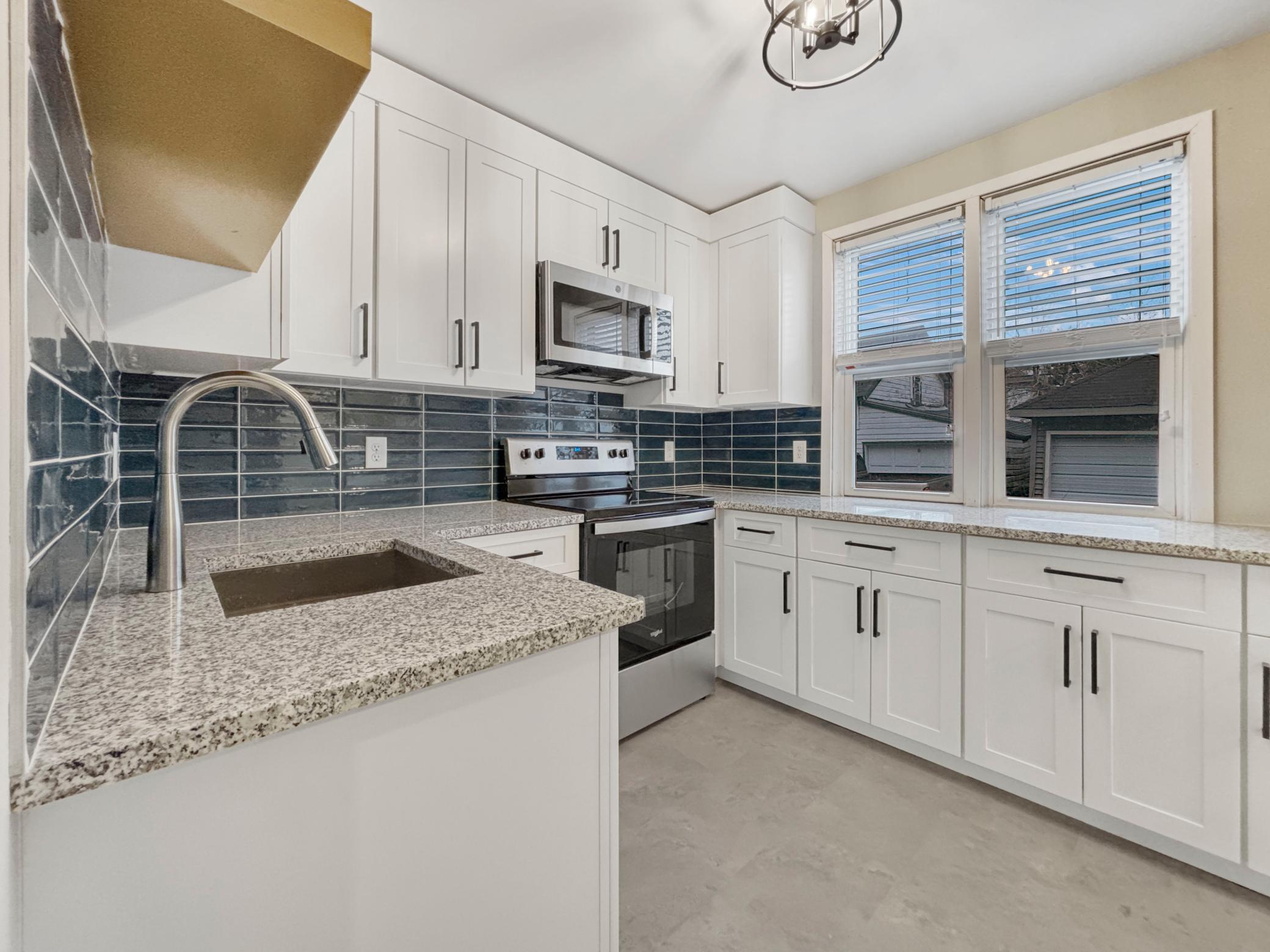 View of Residential Income at 2725 Dupont Avenue, Minneapolis MN 55408, Minneapolis (42 of 46) - Mike Wilen | Minnesota Team Real Estate