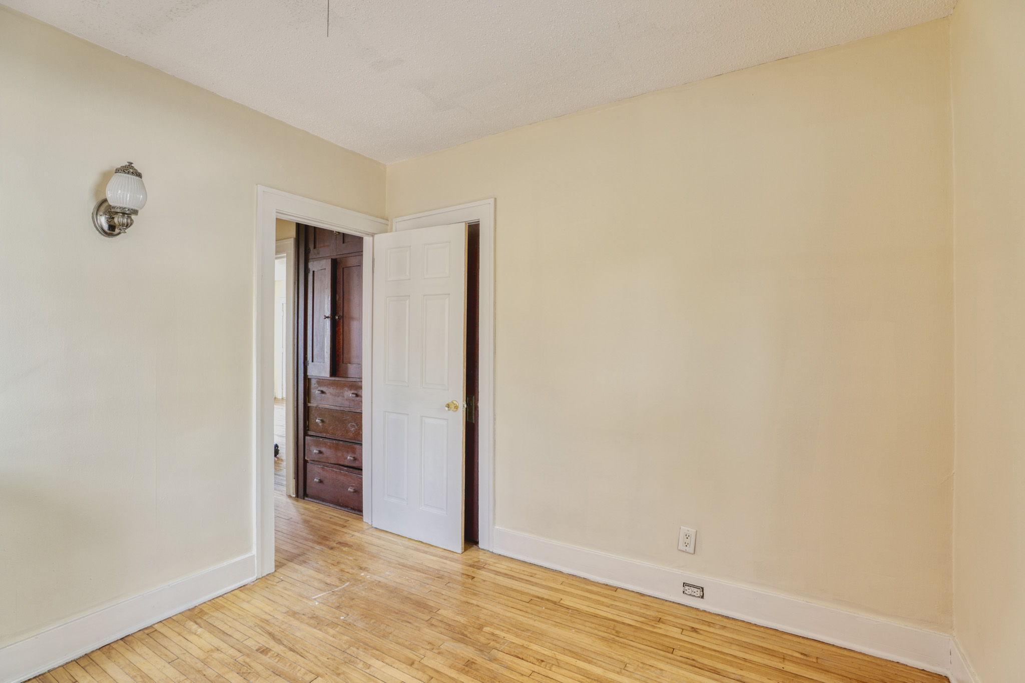View of Commercial Sale at 415 Finn Street, Saint Paul MN 55104, Saint Paul (10 of 18) - Mike Wilen | Minnesota Team Real Estate