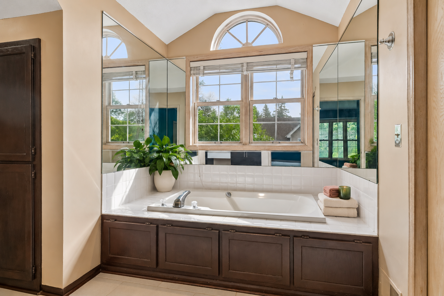 View of Residential at 4902 Bayswater Road, Minnetonka MN 55345, Minnetonka (40 of 55) - Mike Wilen | Minnesota Team Real Estate