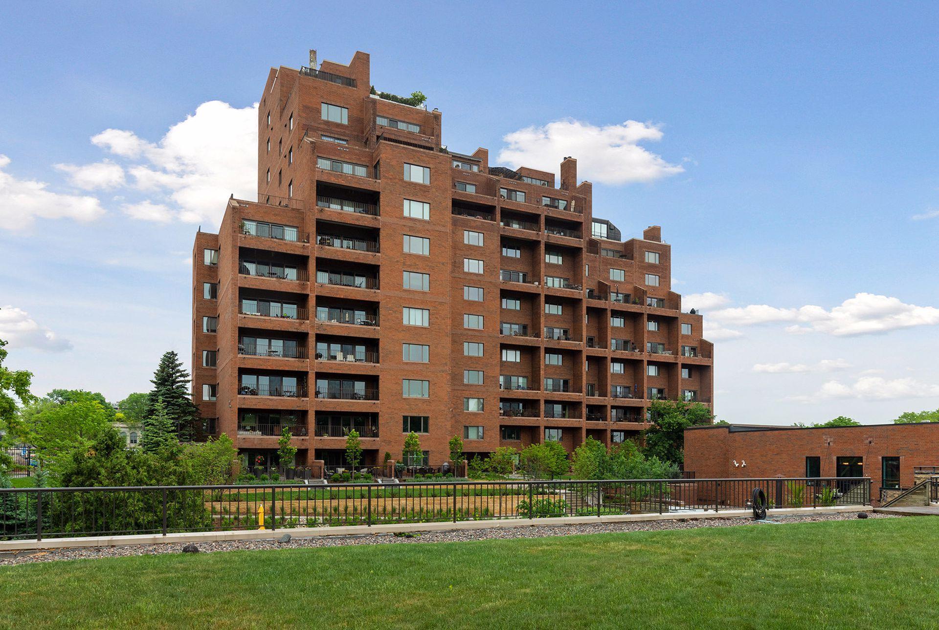 View of Residential at 100 2nd Street #1102, Minneapolis MN 55414, Minneapolis (116 of 118) - Mike Wilen | Minnesota Team Real Estate