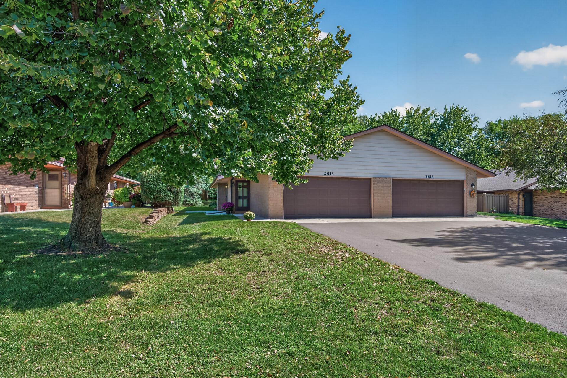 View of (TH) Side x Side at 2813 Robinwood Way, Woodbury - Mike Wilen | Minnesota Team Real Estate