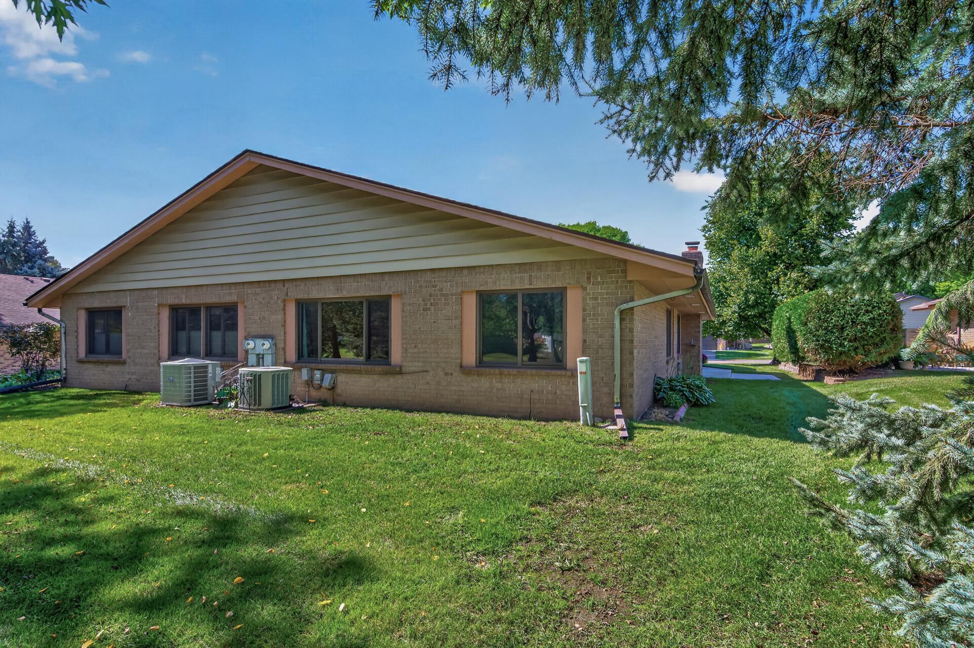 View of Residential at 2813 Robinwood Way, Woodbury MN 55125, Woodbury (30 of 31) - Mike Wilen | Minnesota Team Real Estate