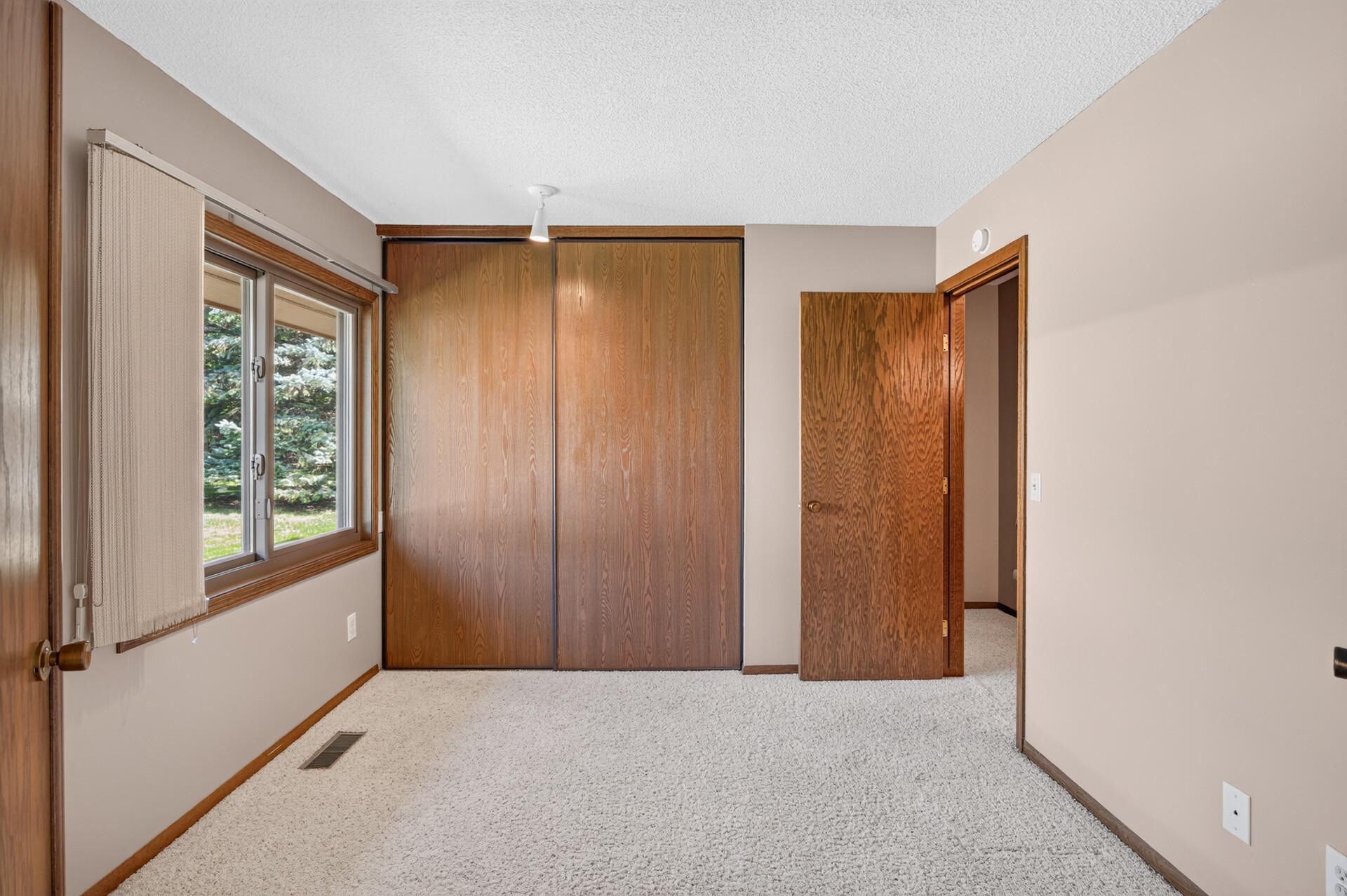 View of Residential at 2813 Robinwood Way, Woodbury MN 55125, Woodbury (18 of 31) - Mike Wilen | Minnesota Team Real Estate
