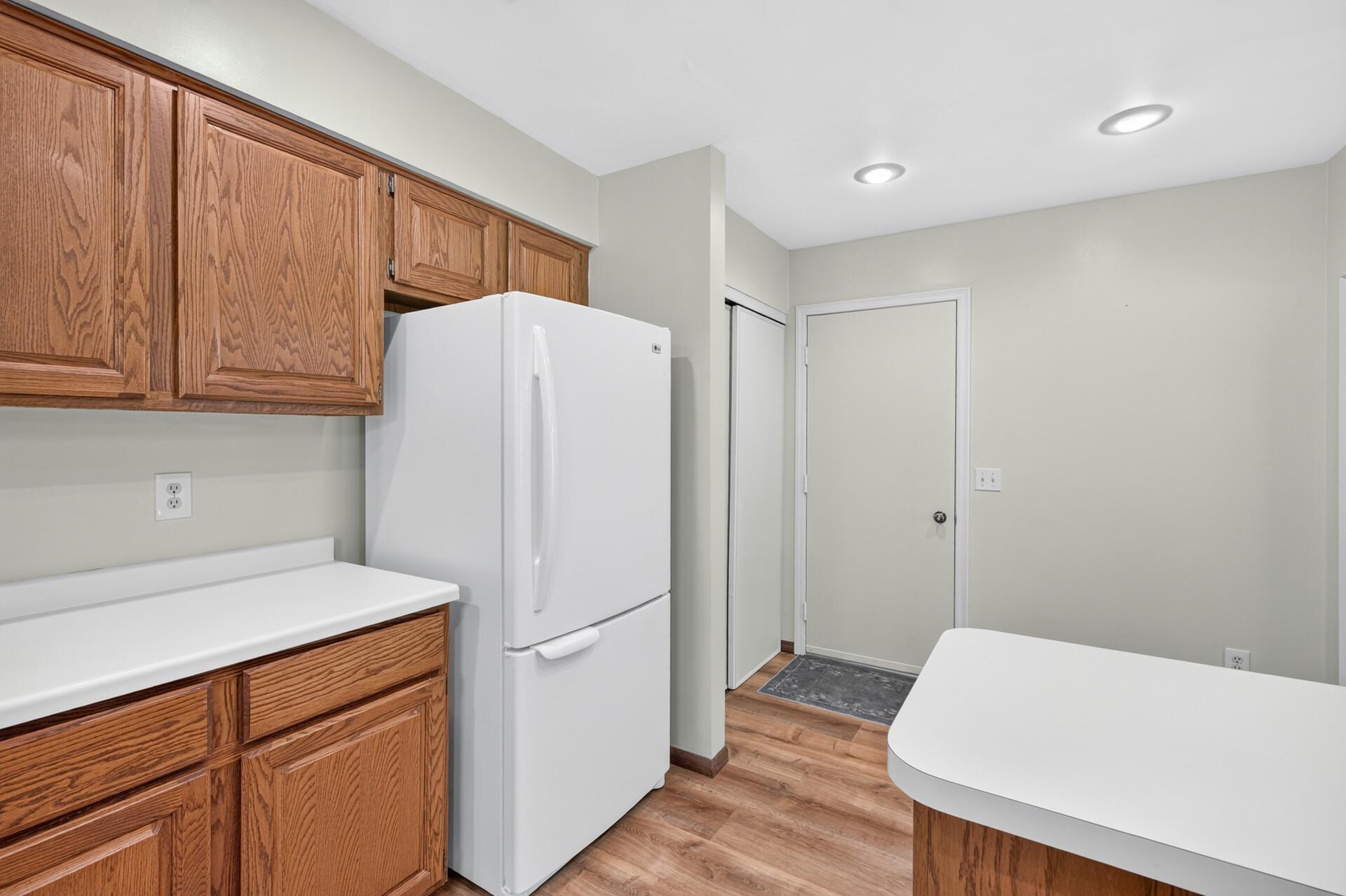View of Residential at 2813 Robinwood Way, Woodbury MN 55125, Woodbury (17 of 31) - Mike Wilen | Minnesota Team Real Estate