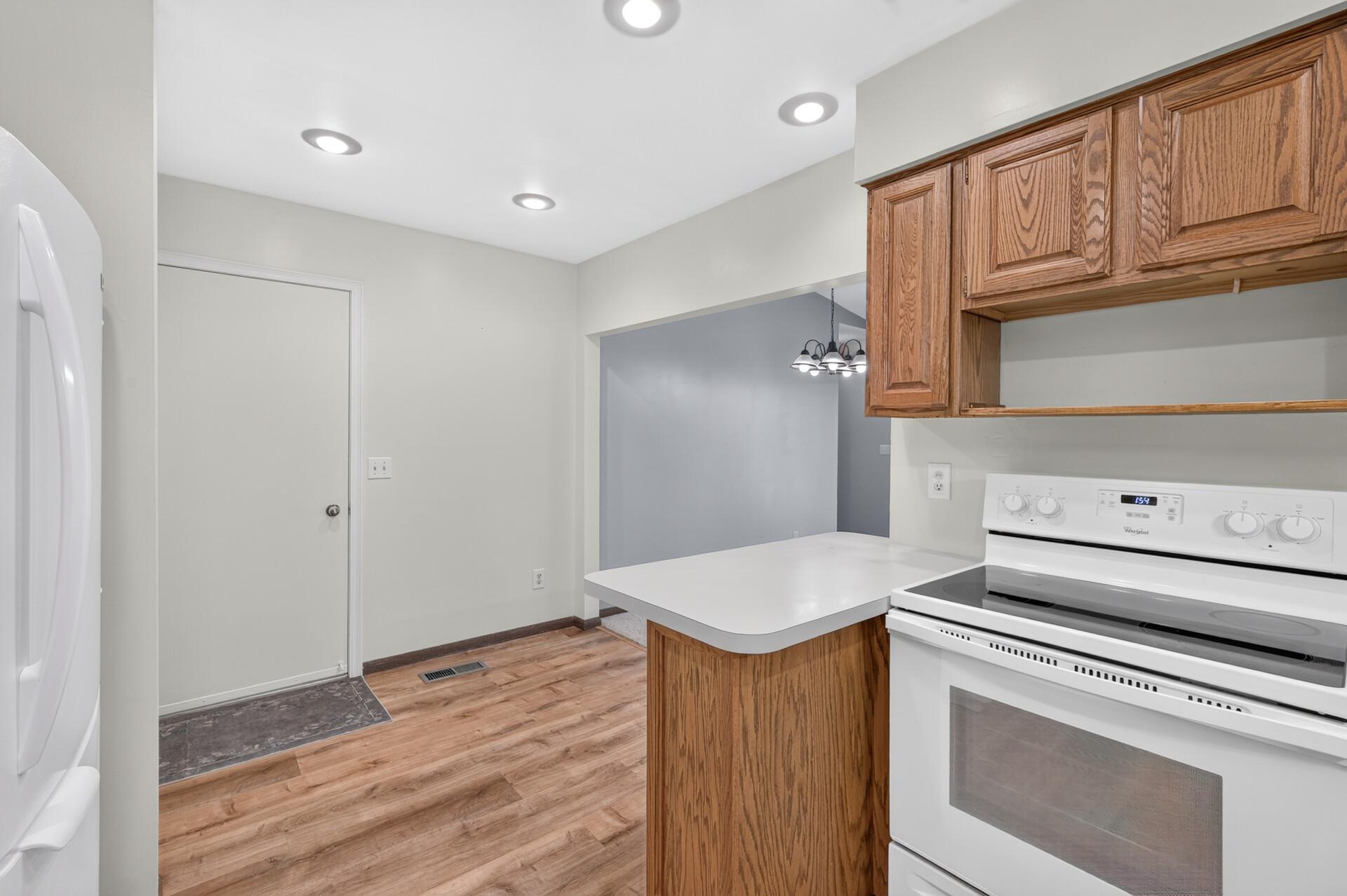 View of Residential at 2813 Robinwood Way, Woodbury MN 55125, Woodbury (15 of 31) - Mike Wilen | Minnesota Team Real Estate