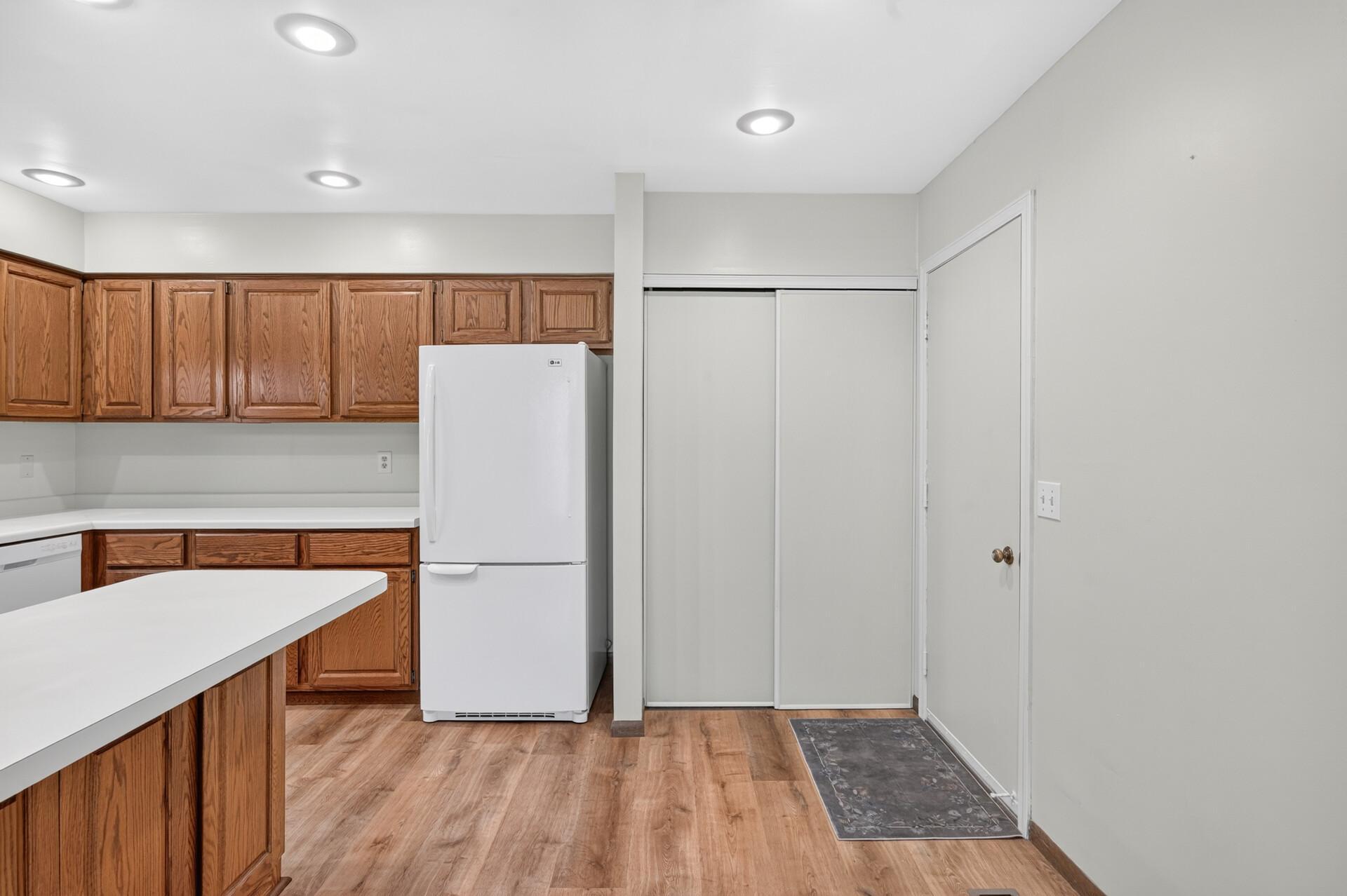View of Residential at 2813 Robinwood Way, Woodbury MN 55125, Woodbury (12 of 31) - Mike Wilen | Minnesota Team Real Estate